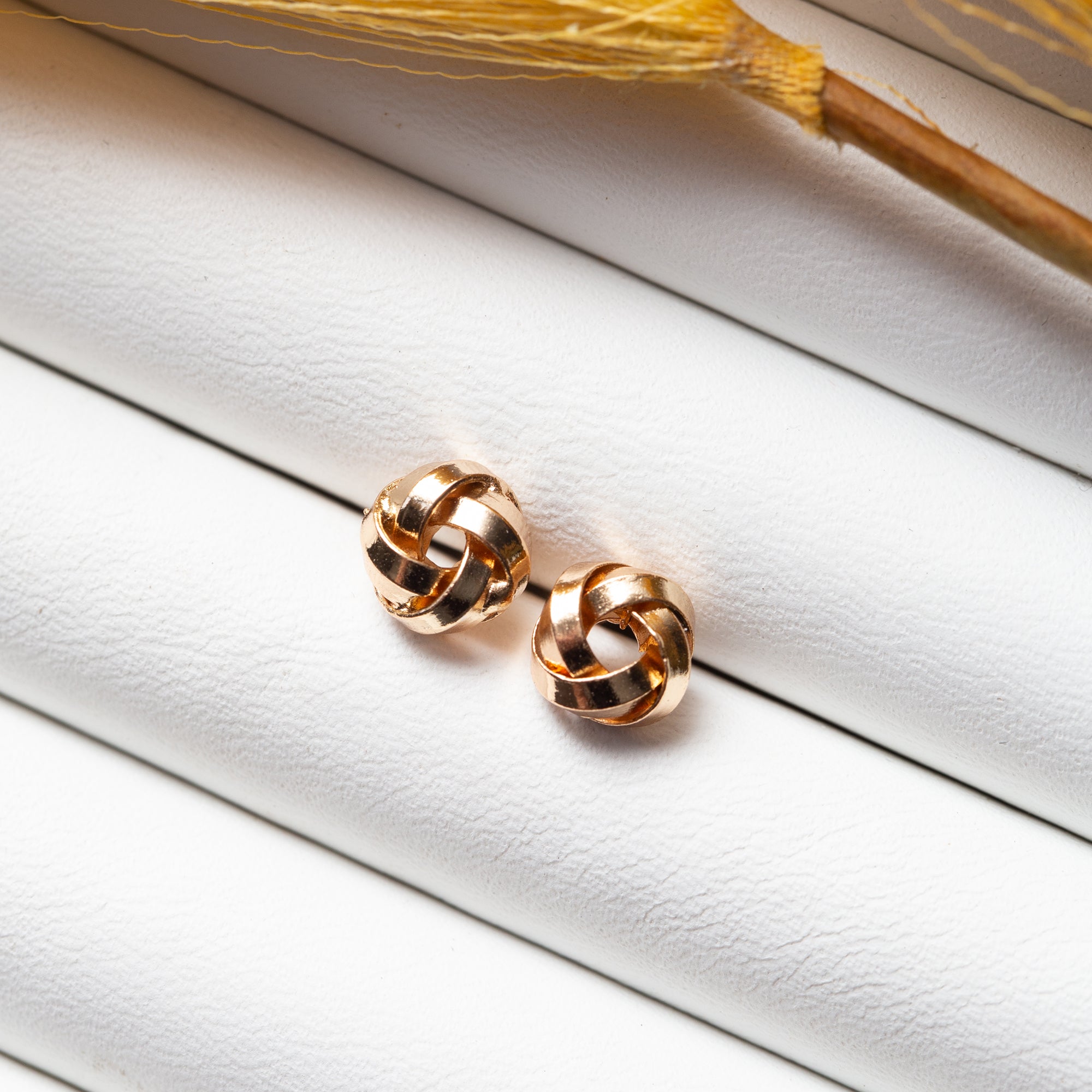 Boucle d'oreilles en plaqué or xuping tendance - torsadé petit modèle Boucle d'oreilles en plaqué or xuping tendance - torsadé petit modèle