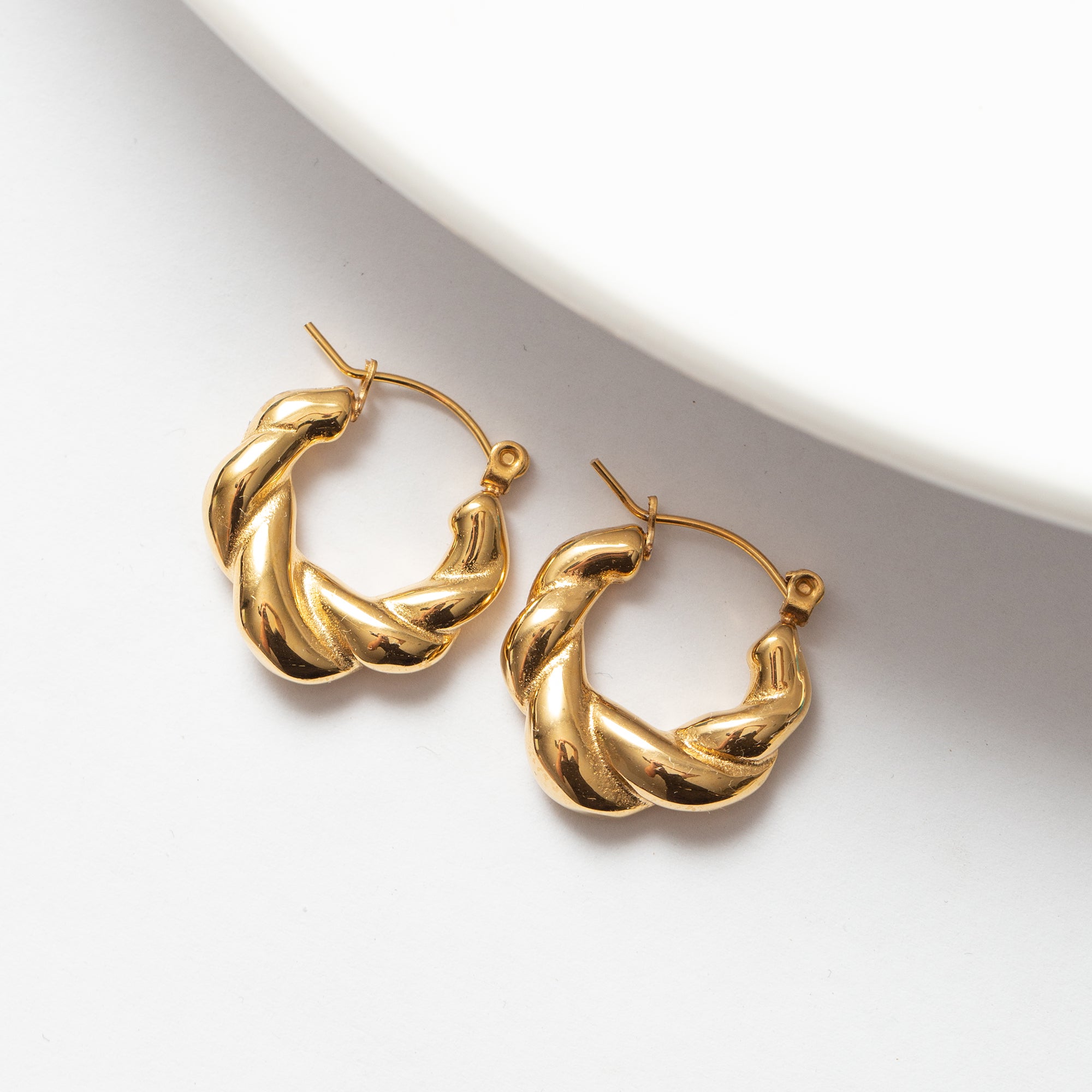 Boucles D oreille Acier Dor Tendance Ilyes Bijoux boucles-d-oreille-acier-dor-tendance-ilyes-bijoux