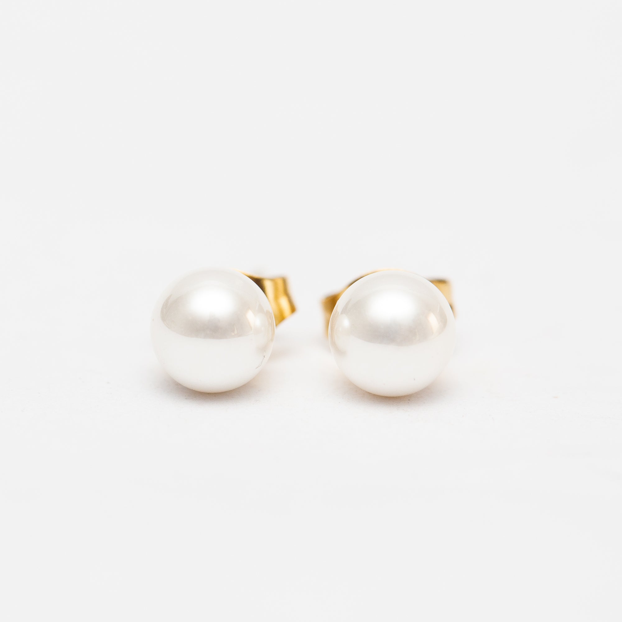 Boucle d'oreille Acier tendance - Avec un diamètre de la perle = 6 mm Boucle d'oreille Acier tendance - Avec un diamètre de la perle = 6 mm