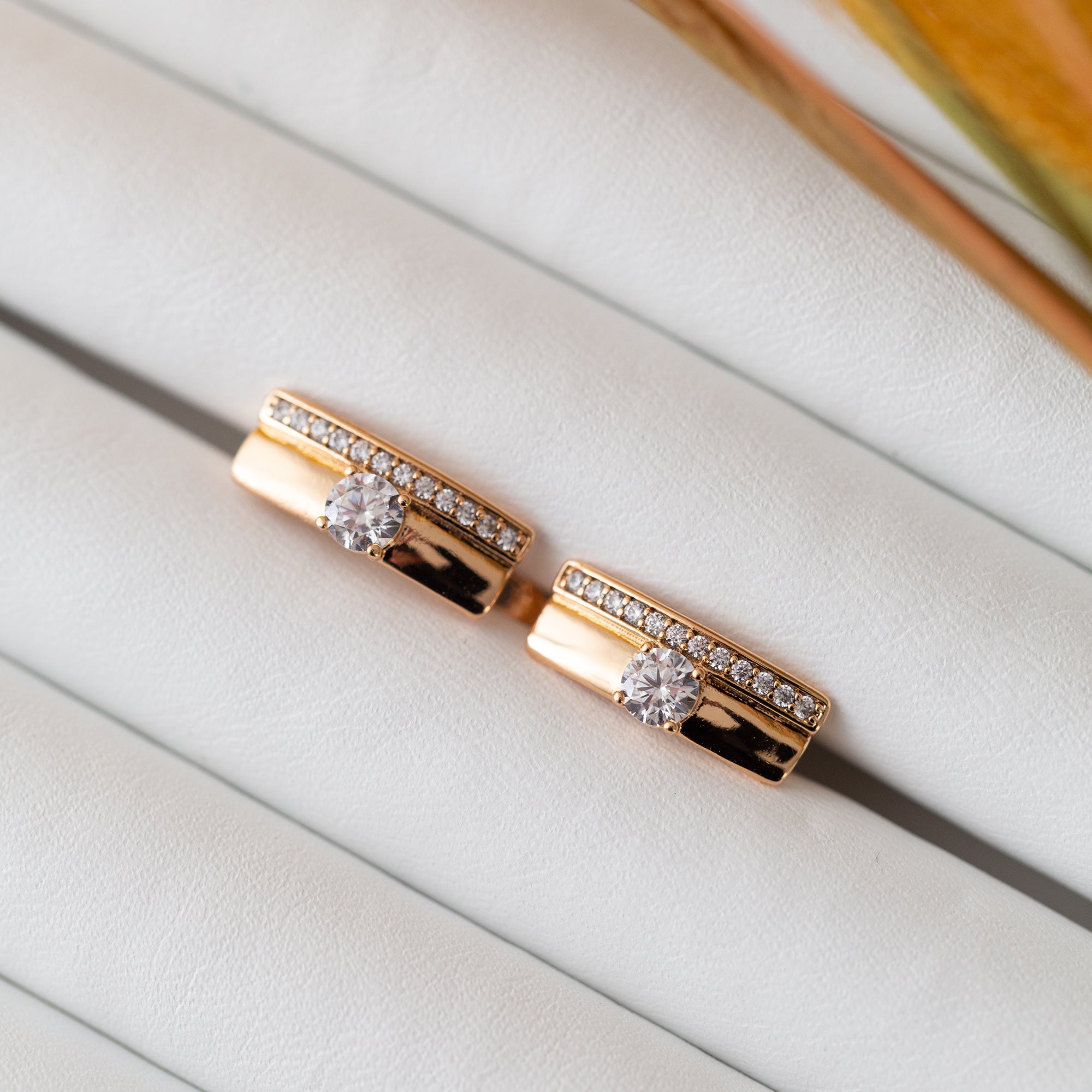 Oreille Bijoux En Or Tendance 2020 Ensemble De Bijoux Tendance 2020 Cinq Pièces Collier Boucles D'Oreilles Bracelet Bague En Alliage De Zinc Pour