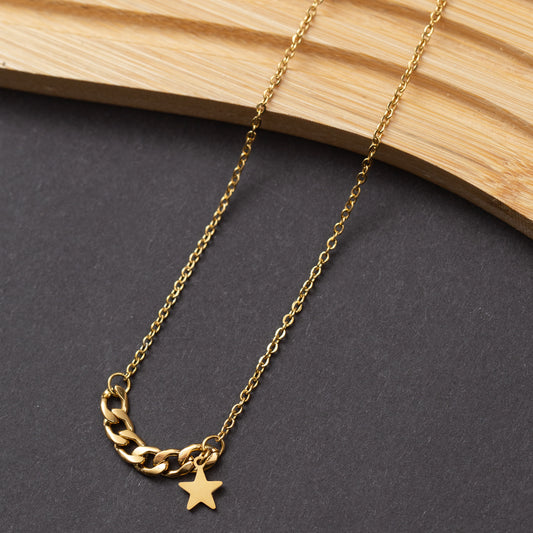 Collier en acier tendance en promo