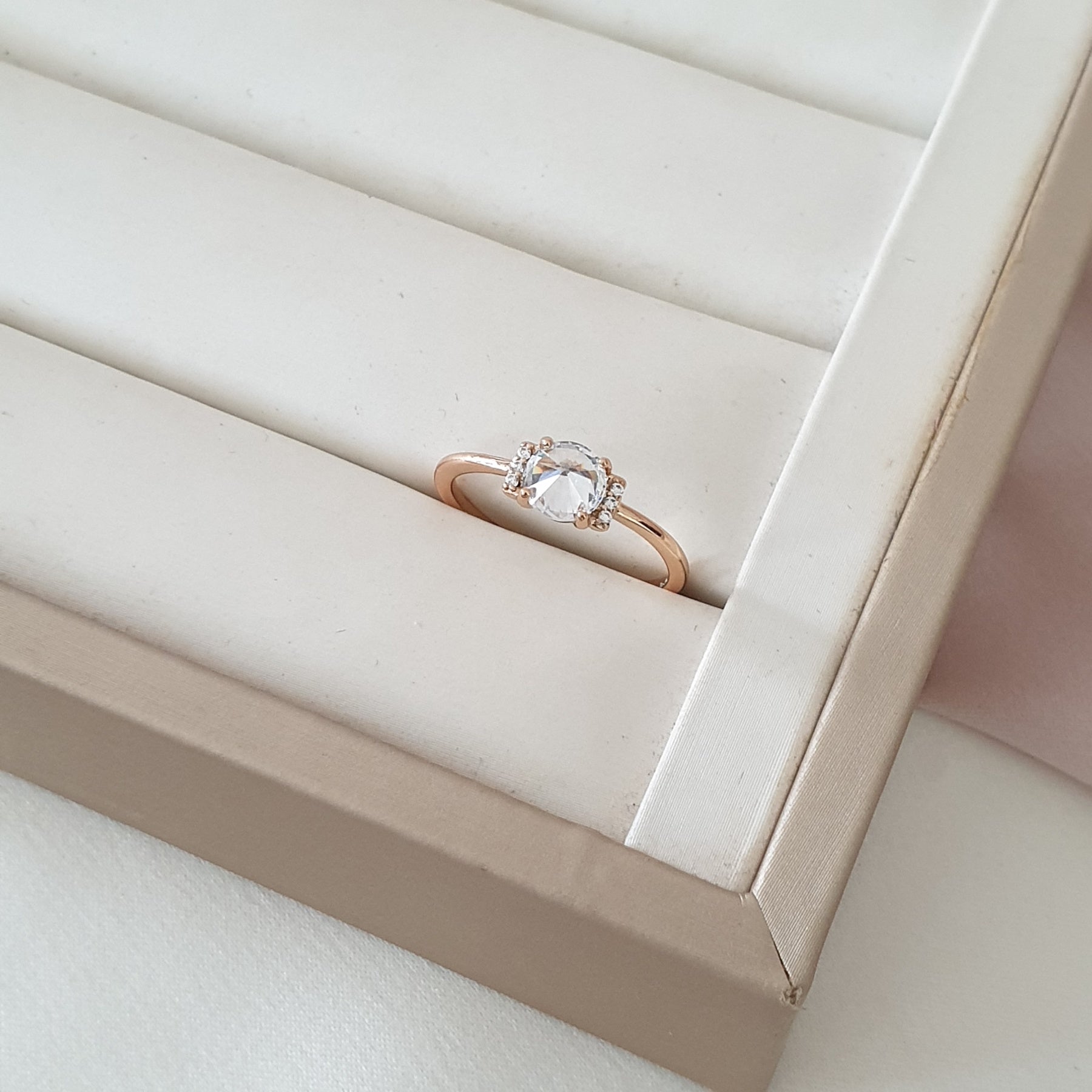 Bague xp tendance Plaqué or pierre en miroir Bague xp tendance Plaqué or pierre en miroir