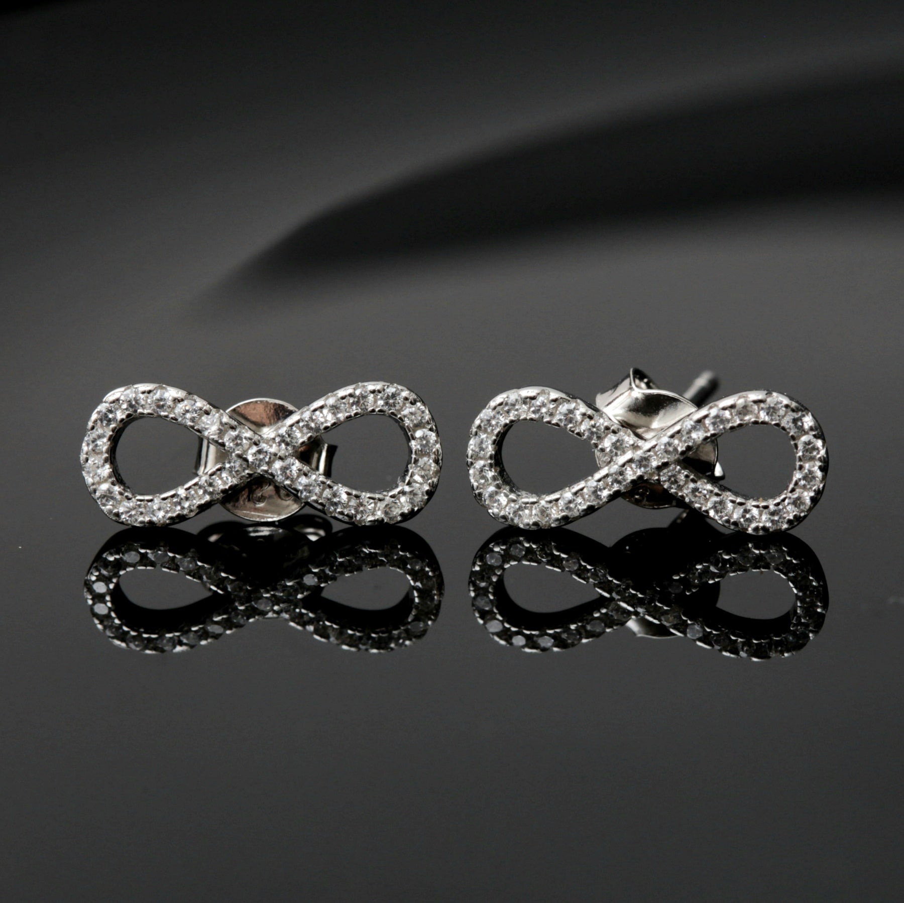 أقراط من الفضة المطلية بالروديوم مضمونة اللانهاية 1 أقراط من الفضة المطلية بالروديوم مضمونة اللانهاية 1