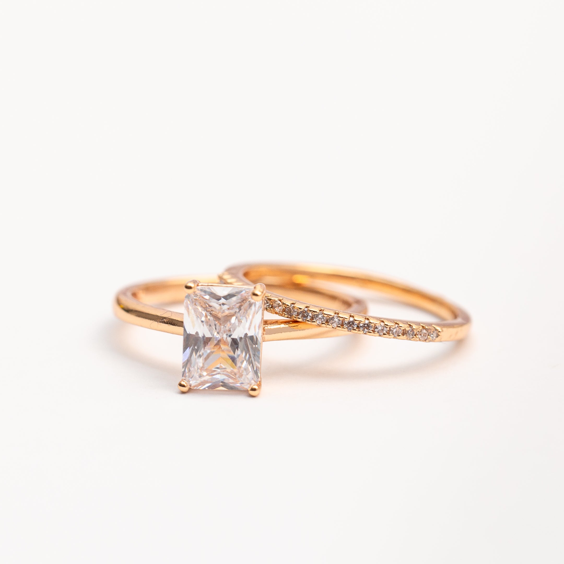 Bague Promesse 18K en Plaqué Or Pierres Zirconium Fines