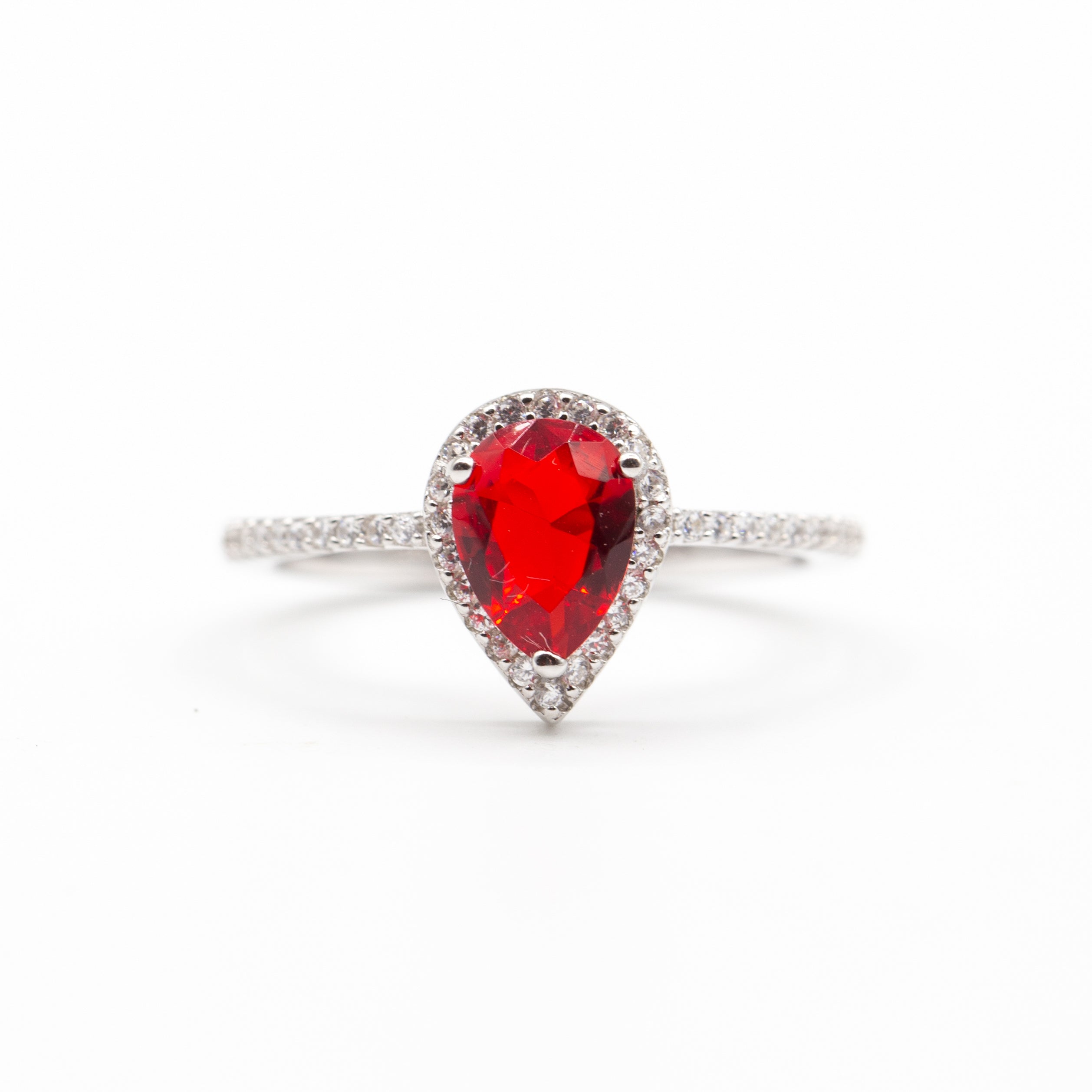 Bague argent rhodié tendance avec un motif rouge