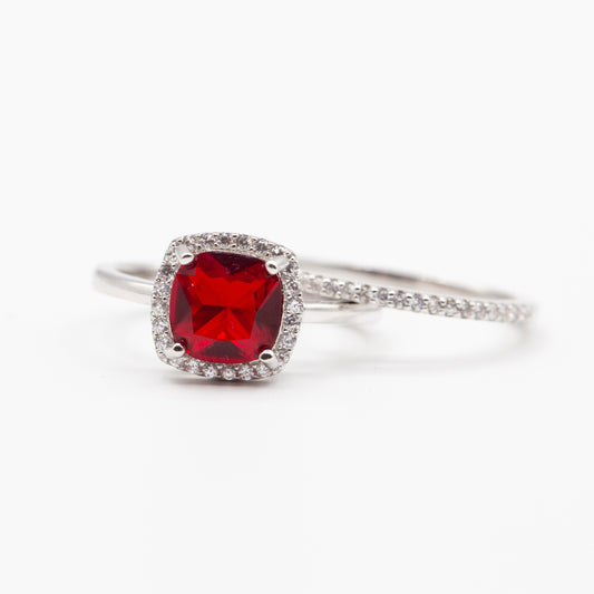 Bague argent rhodié doublée tendance avec un carré rouge