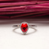 Bague argent rhodié tendance avec un motif rouge