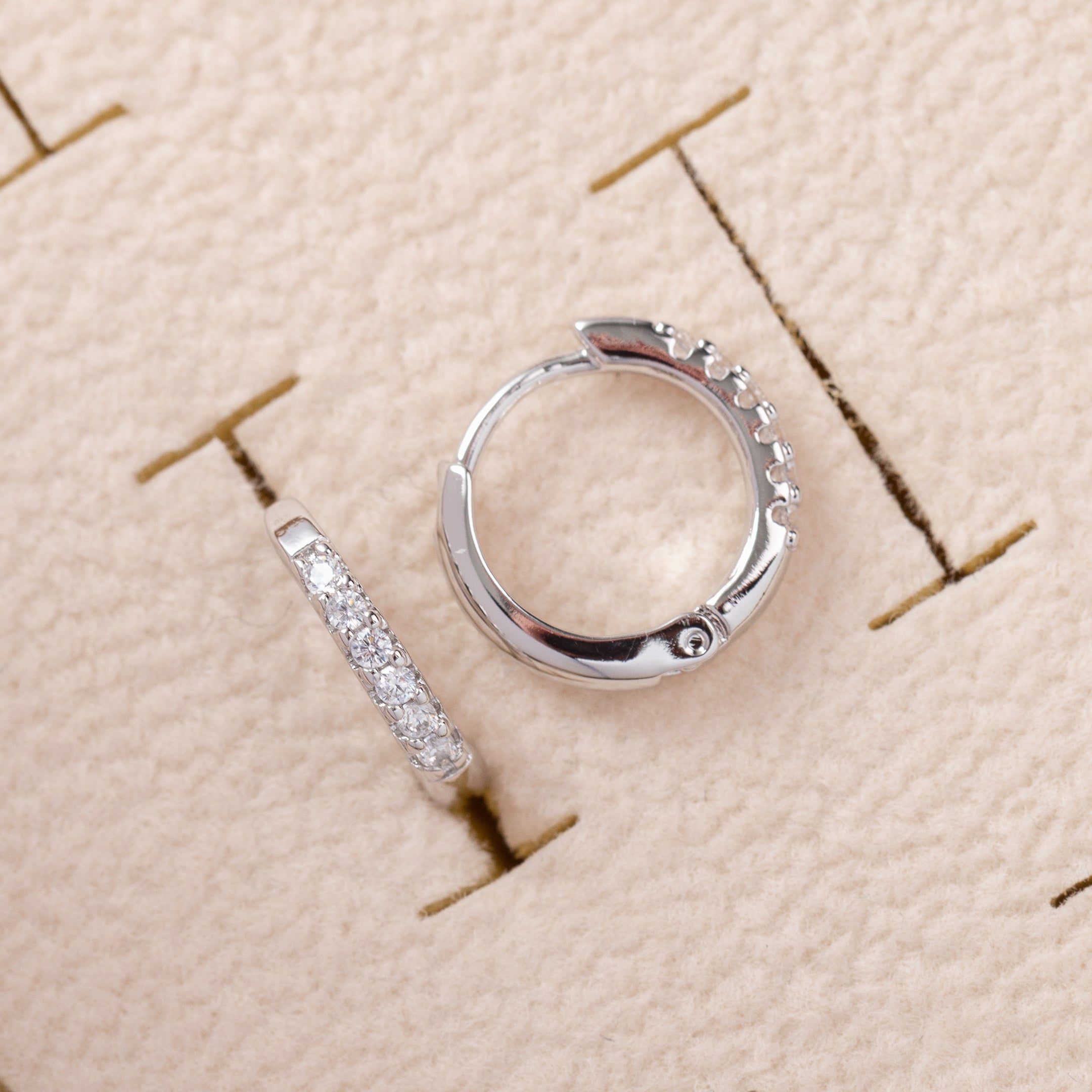 Boucles d'oreilles 14K en Plaqué Or Blanc Pierres Zirconium Fines