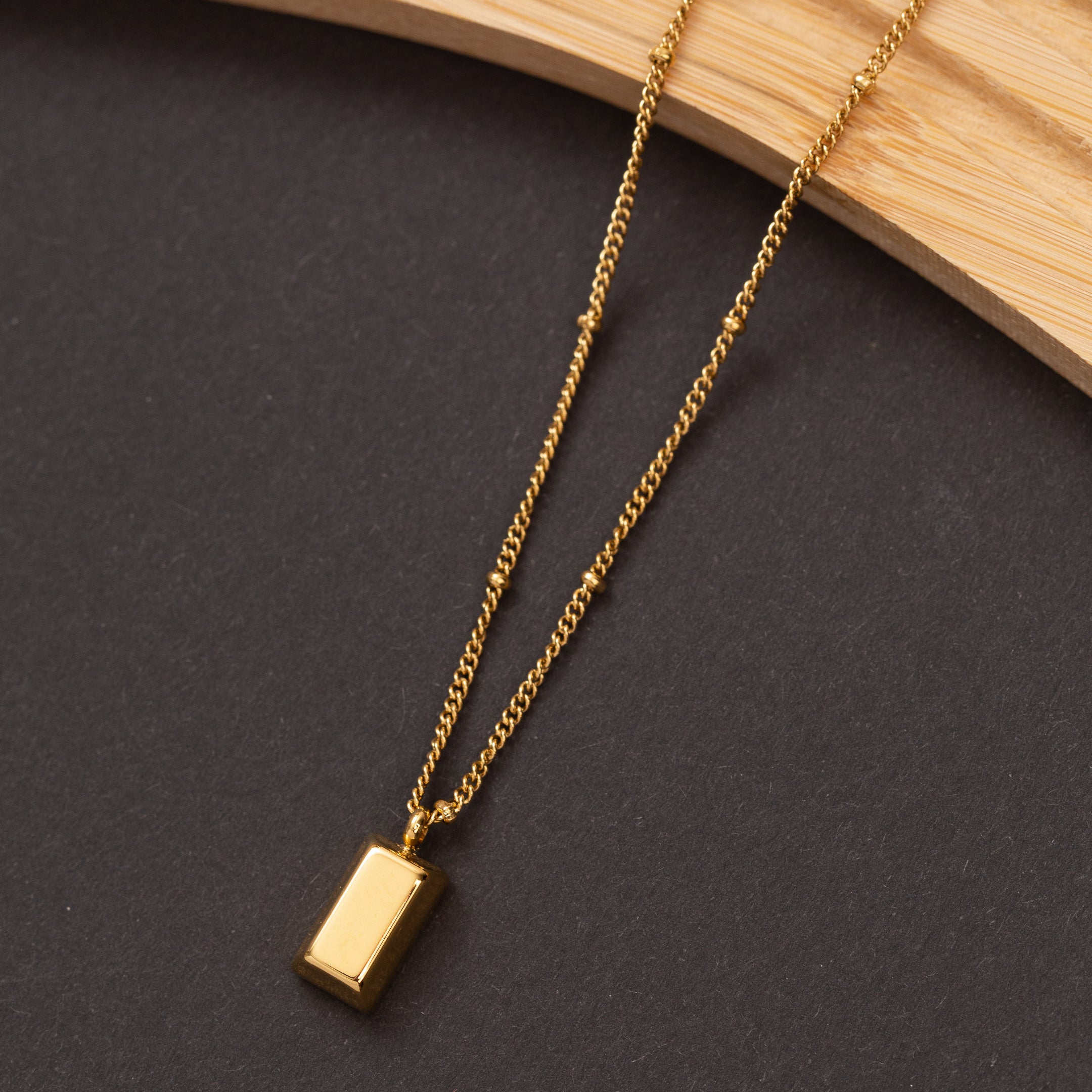 Collier NERINA en acier inoxydable garanti, en promotion