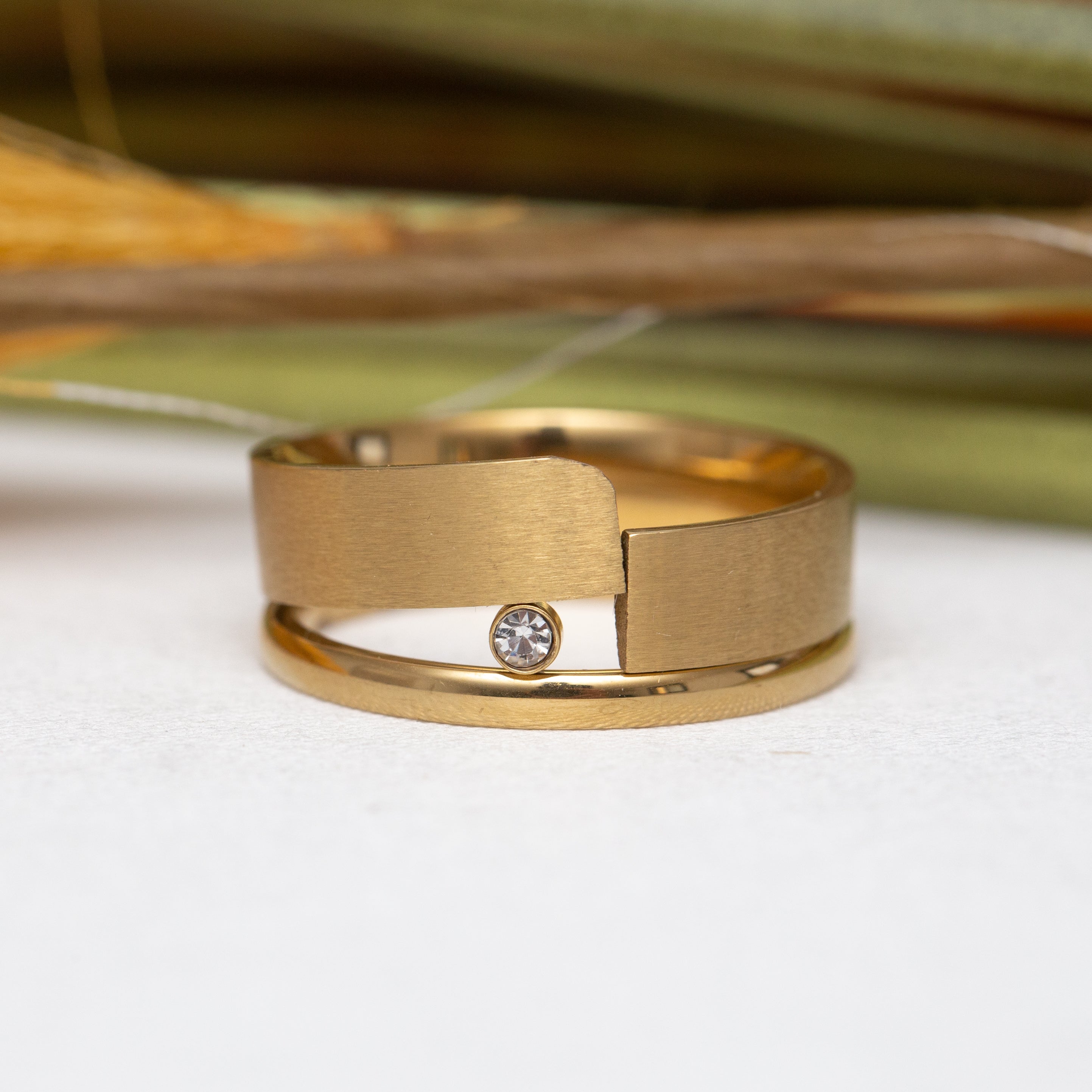 Bague acier dorée simple tendance