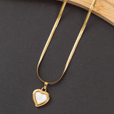 Collier WHITE HEART THREE en acier inoxydable garanti