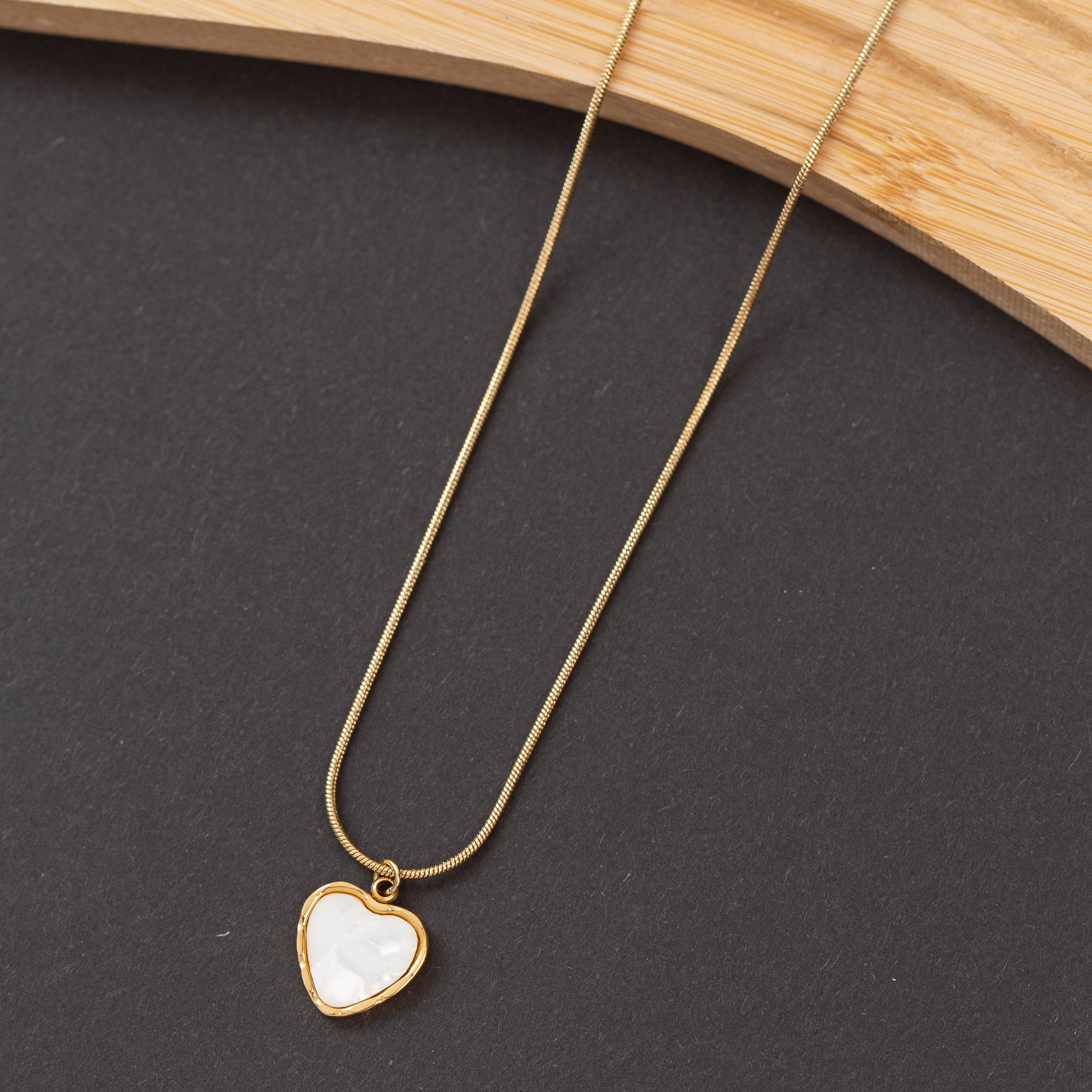 Collier WHITE HEART TWO en acier inoxydable garanti