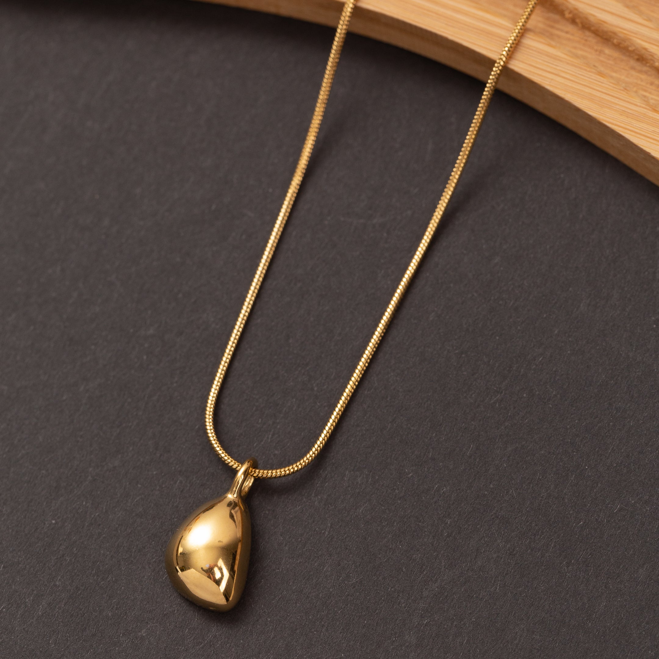 Collier Ligne d'or 2 en acier inoxydable garanti
