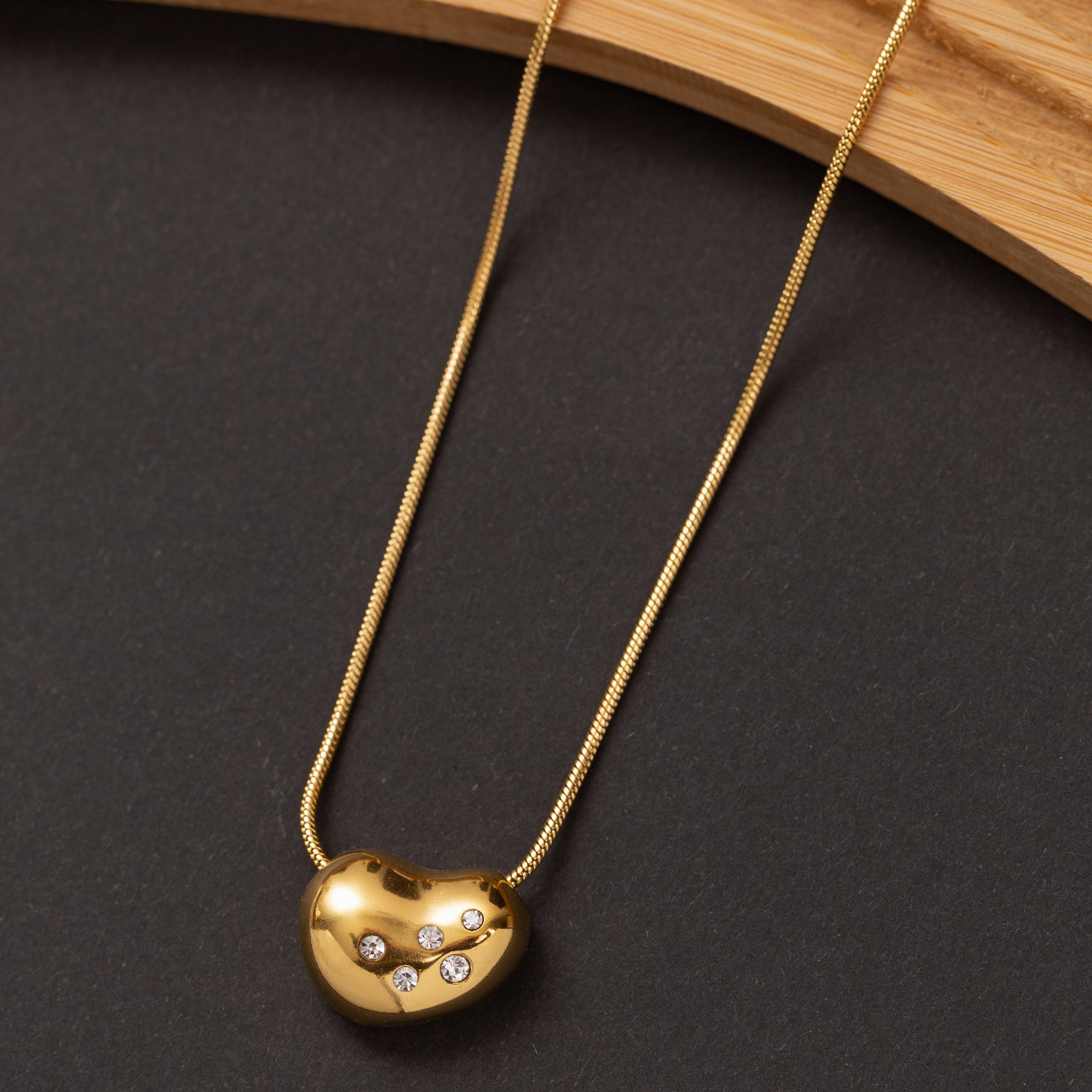 Collier Ligne d'or 3 en acier inoxydable garanti