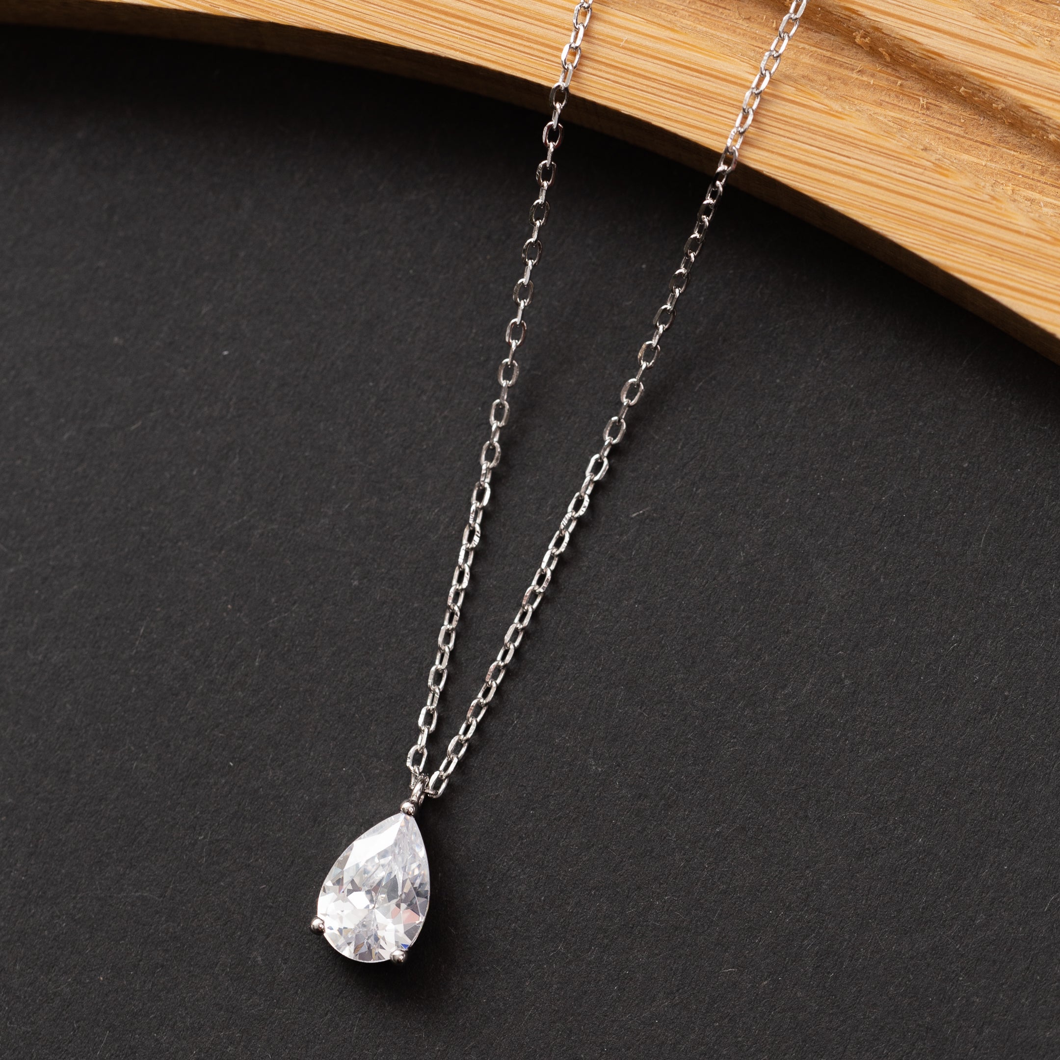 Collier Élégance en argent rhodié garanti