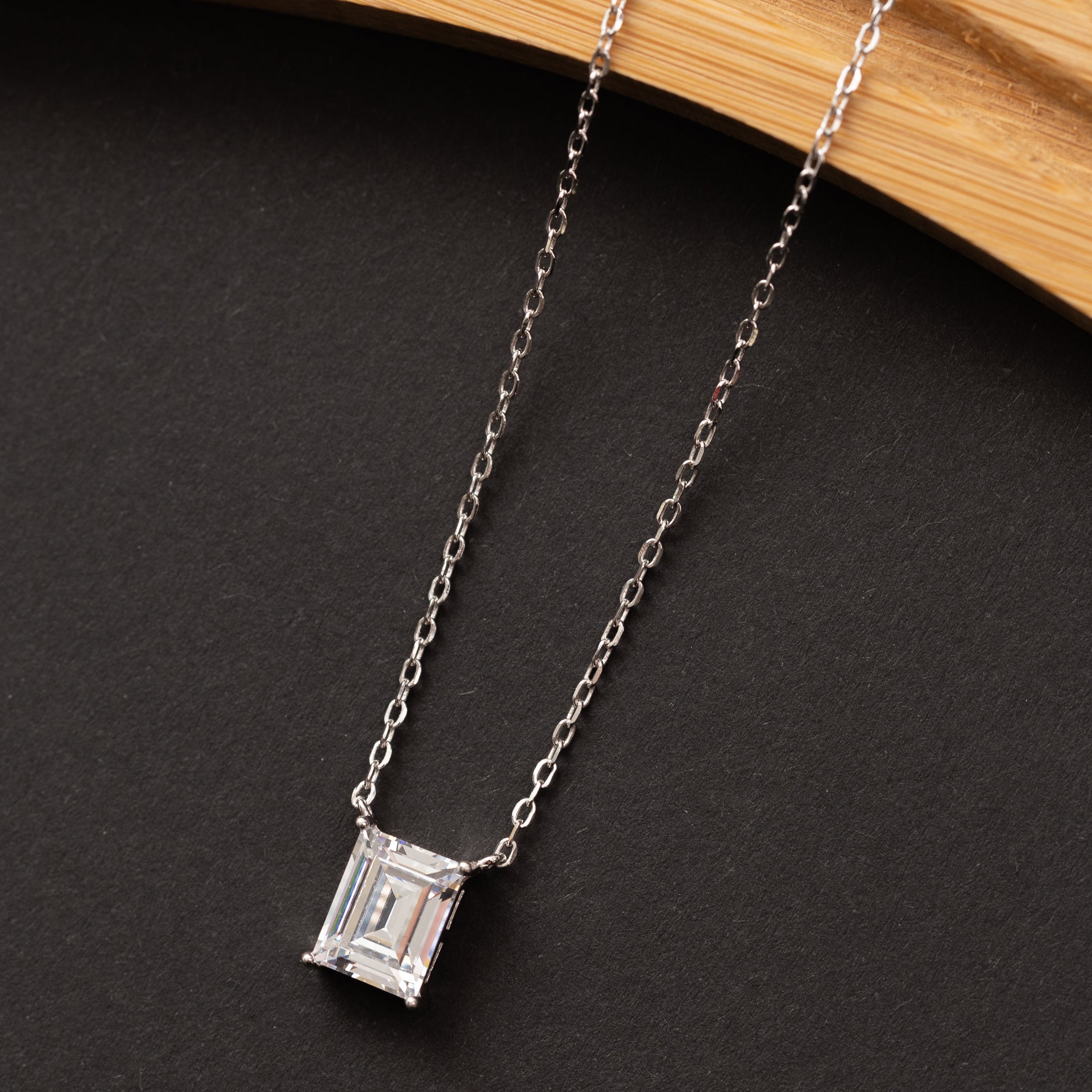 Collier Élégance en argent rhodié garanti