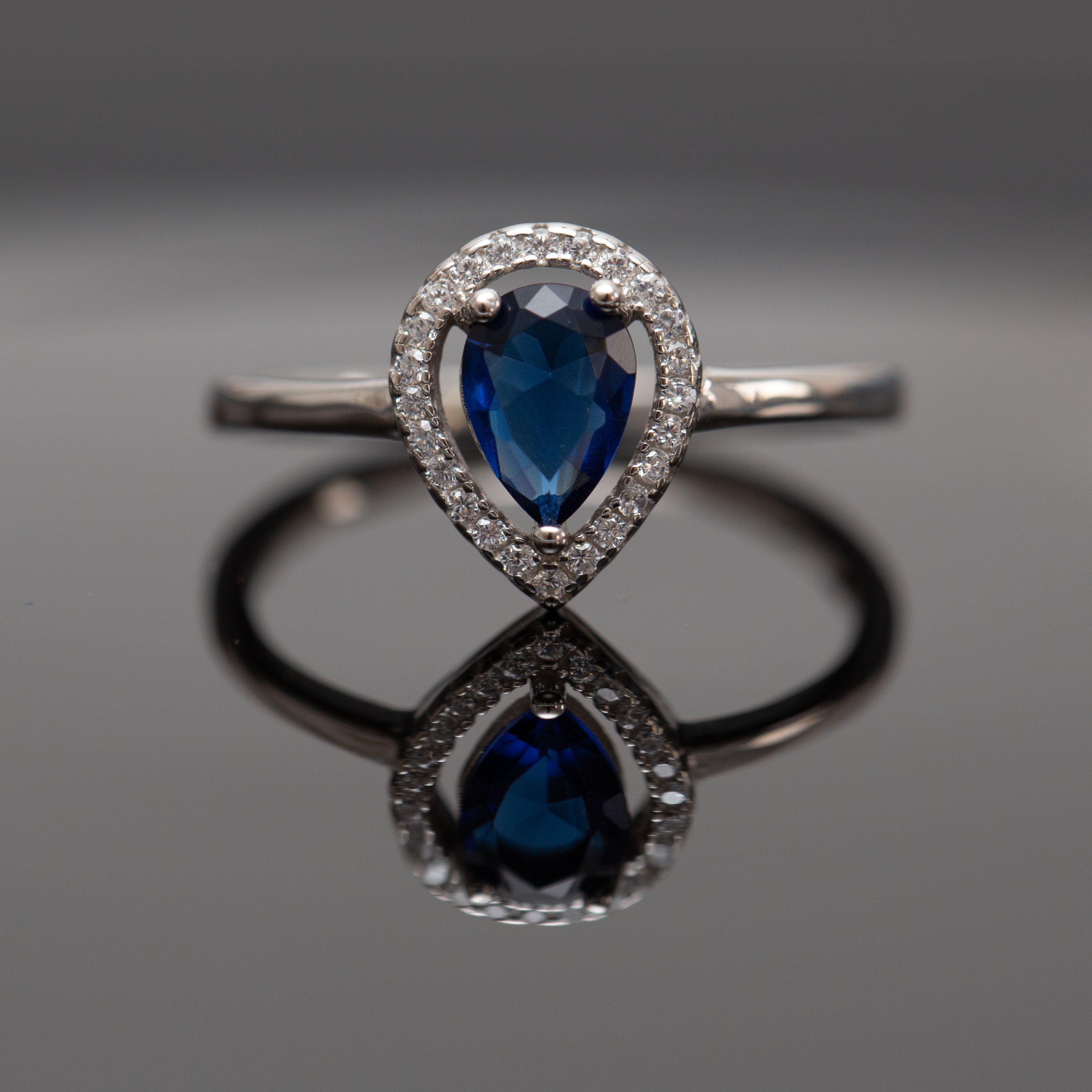 Bague argent rhodié avec un motif bleu