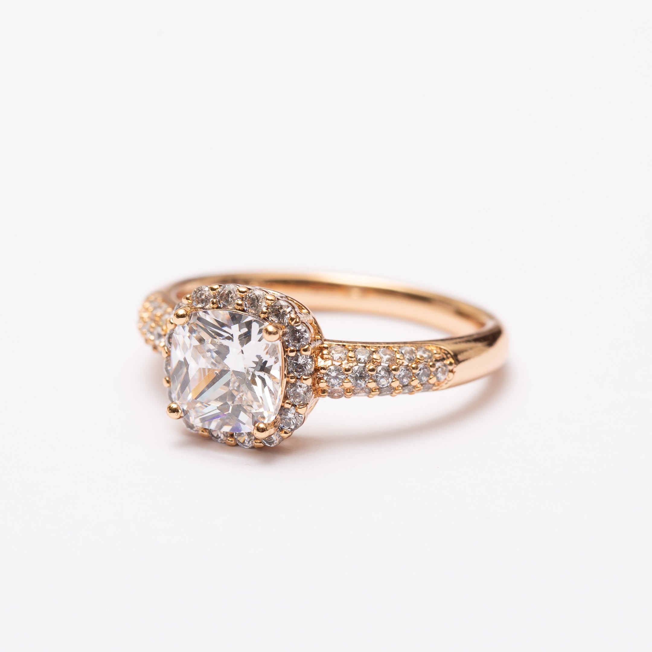 Bague élégance dorée en plaqué or 18 K