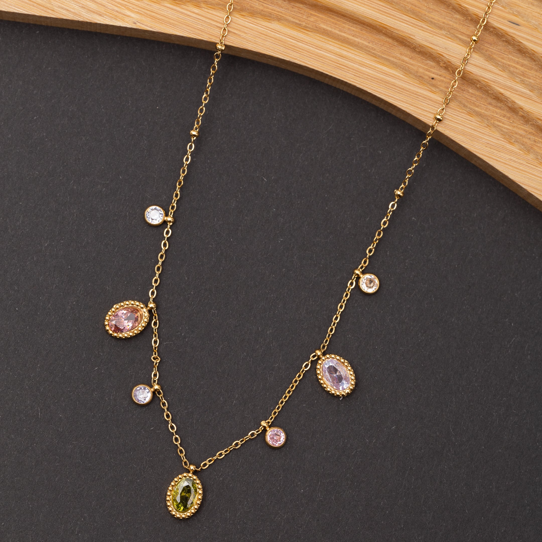 Collier en acier inoxydable garanti Lyna