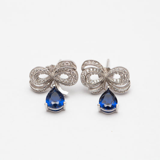 Boucles d'oreilles en argent 925 rhodié avec oxydes de zirconium 4mm Boucles d'oreilles en argent 925 rhodié avec oxydes de zirconium 4mm