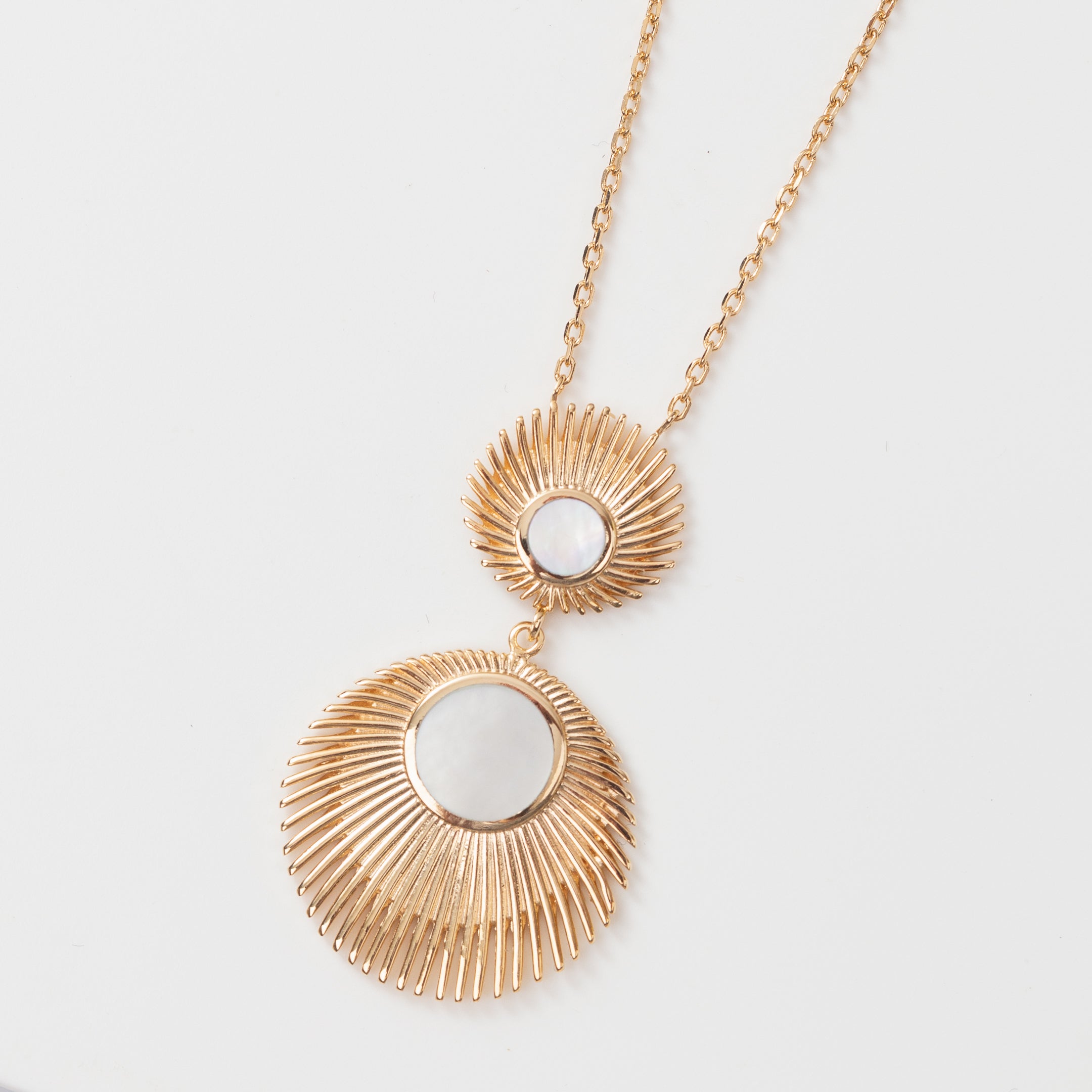Collier  bijouxcn Plaqué Or Garanti 10 and Paris coque de nacre pierre nacre doublée