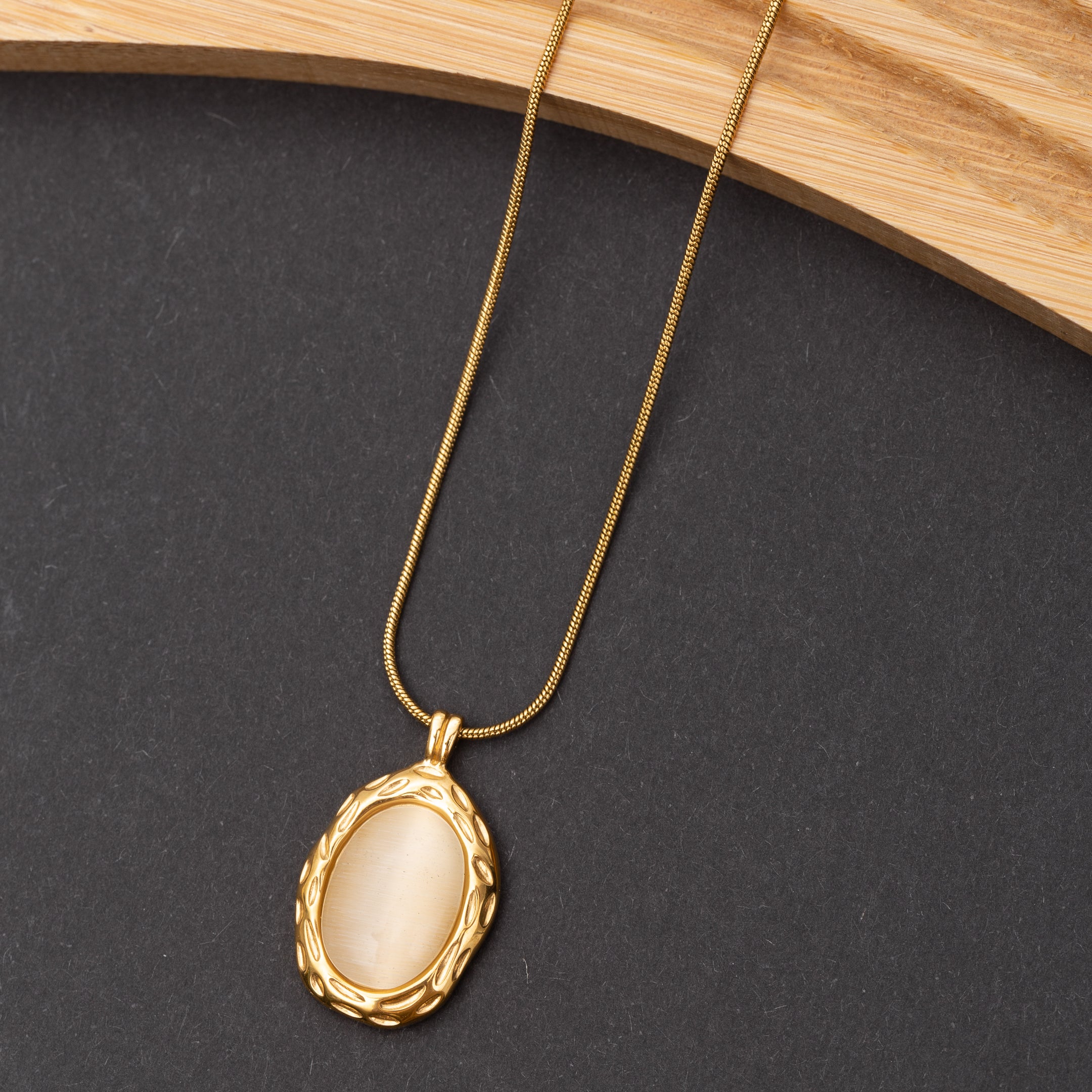 Collier Éternelle en acier inoxydable garanti - En Promo