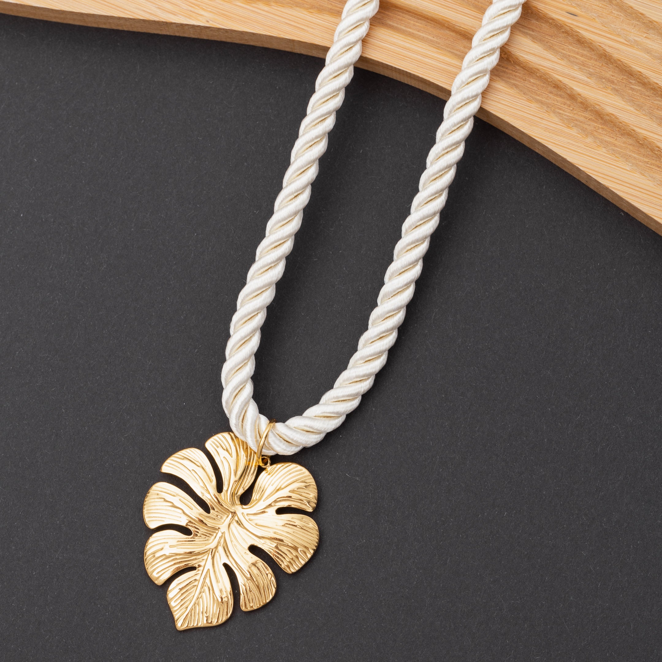 Collier SOLARA en acier inoxydable garanti