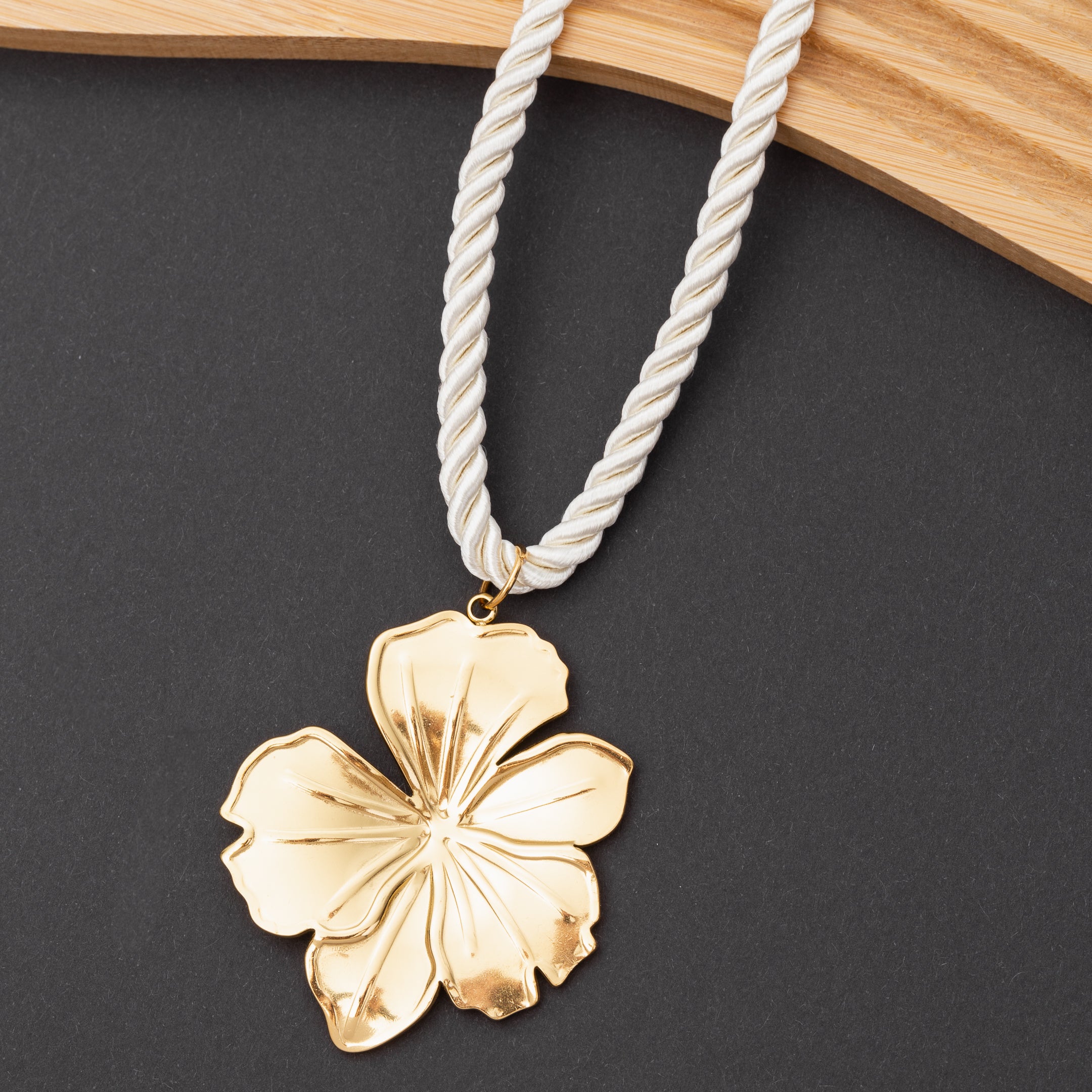 Collier SOLARA en acier inoxydable garanti