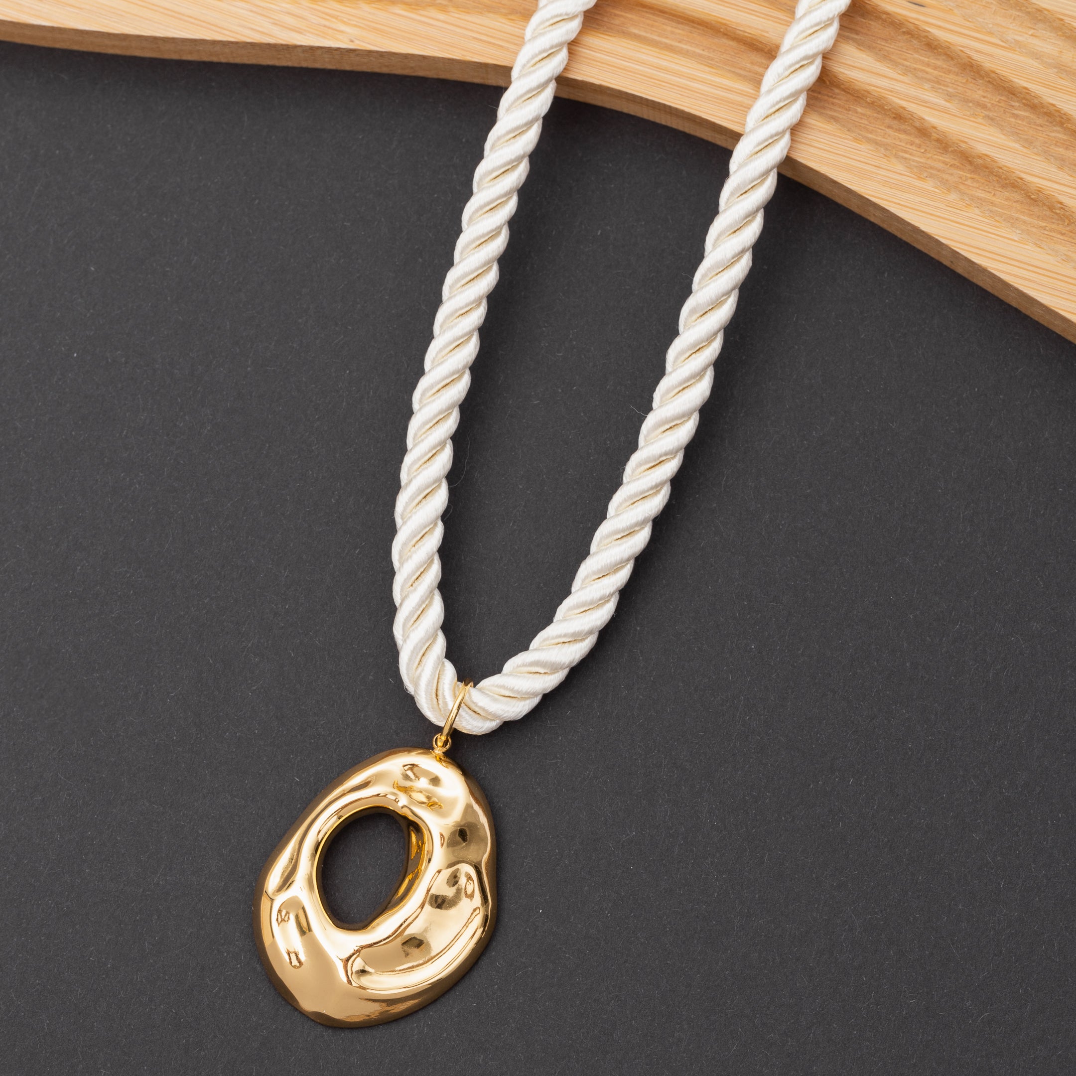 Collier SOLARA en acier inoxydable garanti