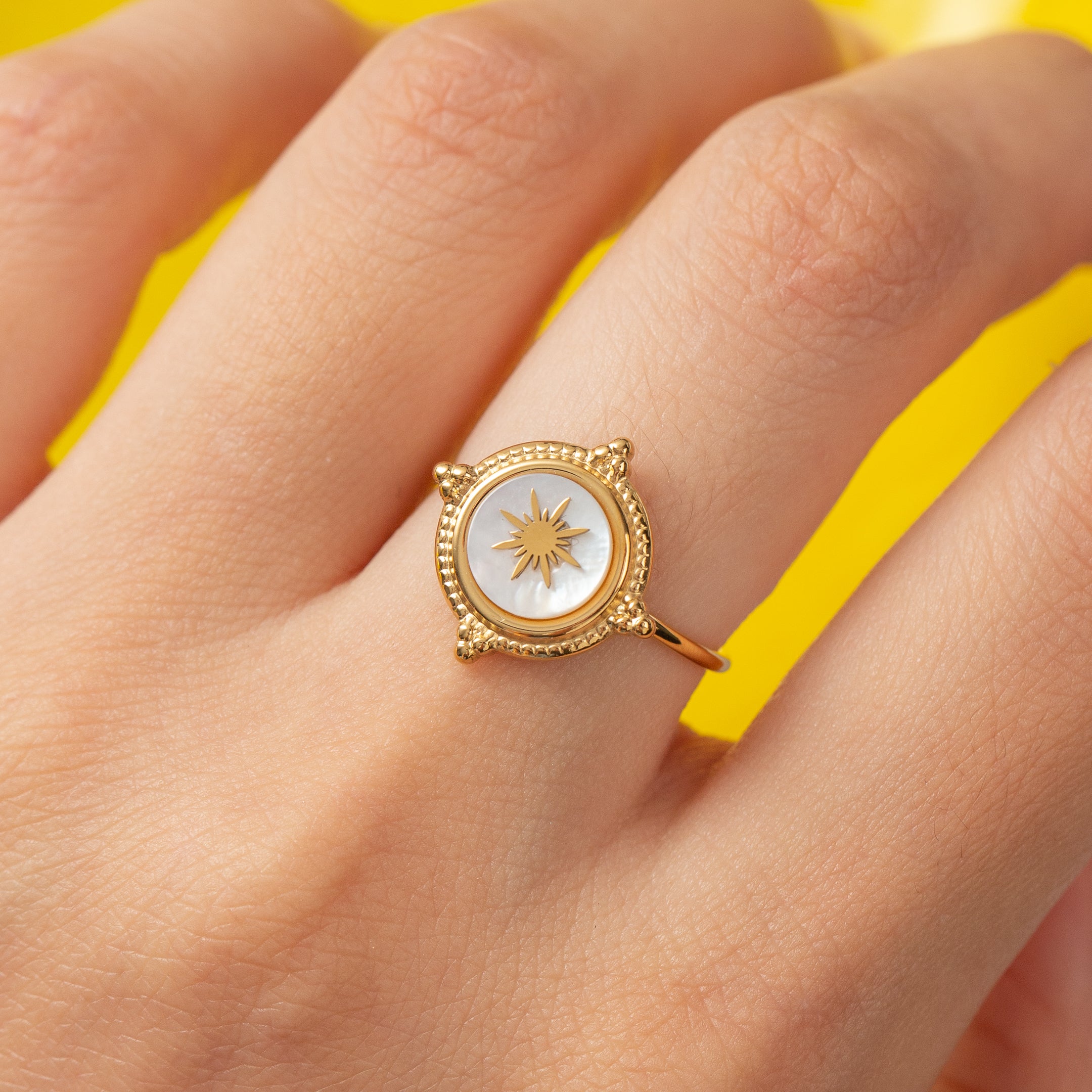 Bague en acier tendance - Taille standard
