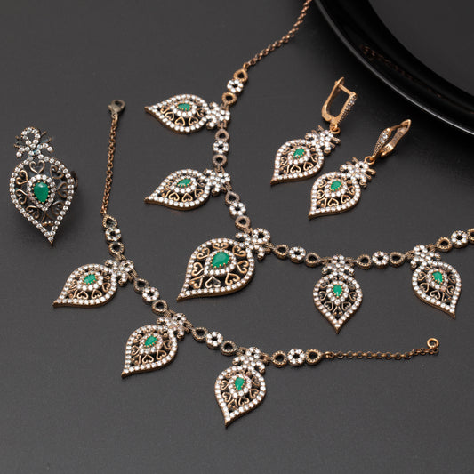 مجموعة من 4 قطع مجوهرات برونزية تقليدية من حجر اللوز الأخضر