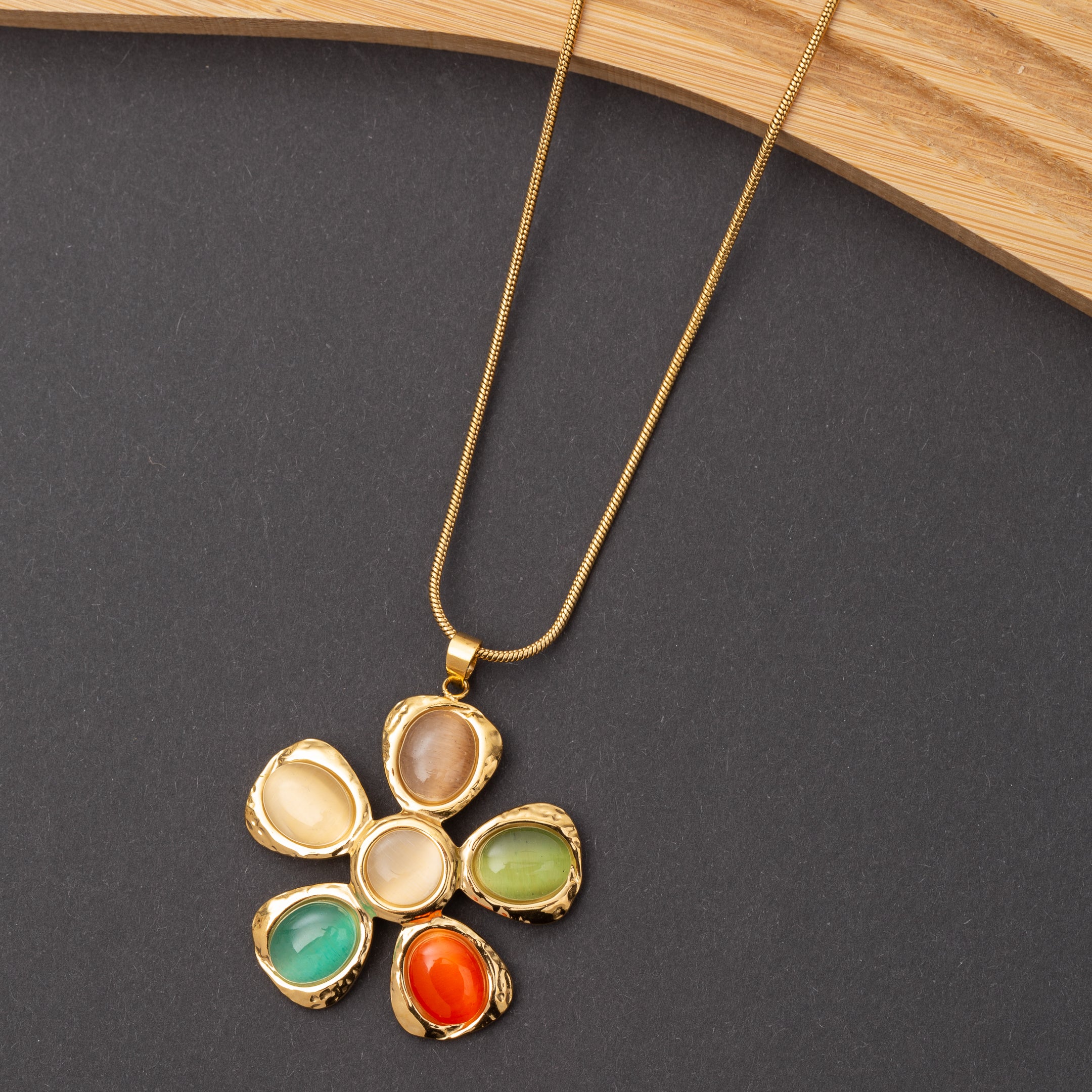 Collier NAYA en acier inoxydable garanti