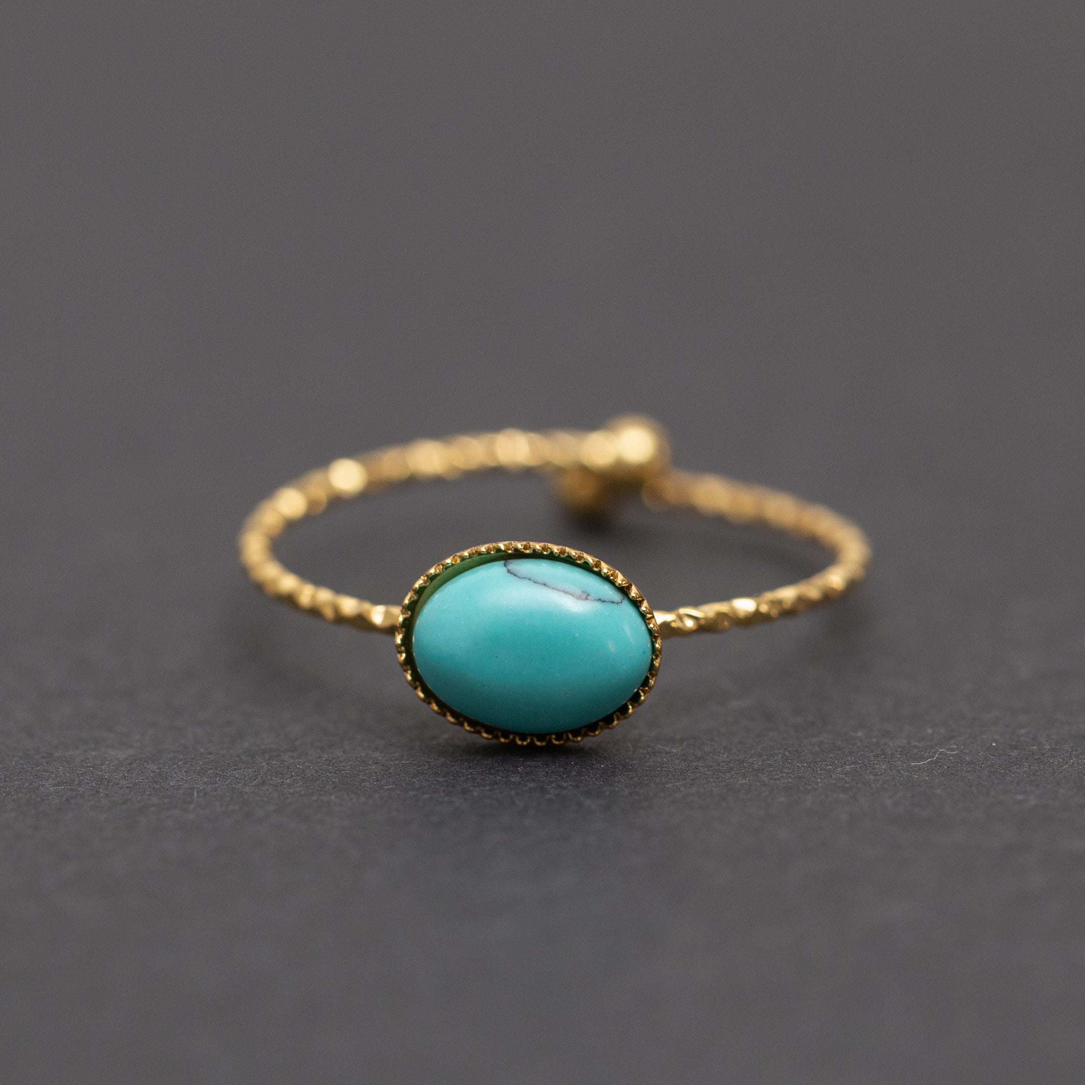 Bague en acier inoxydable doré avec pierre turquoise - Taille standard