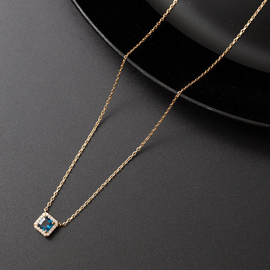 Collier en plaqué or CN avec un motif carré bleu tendance bijouxcn