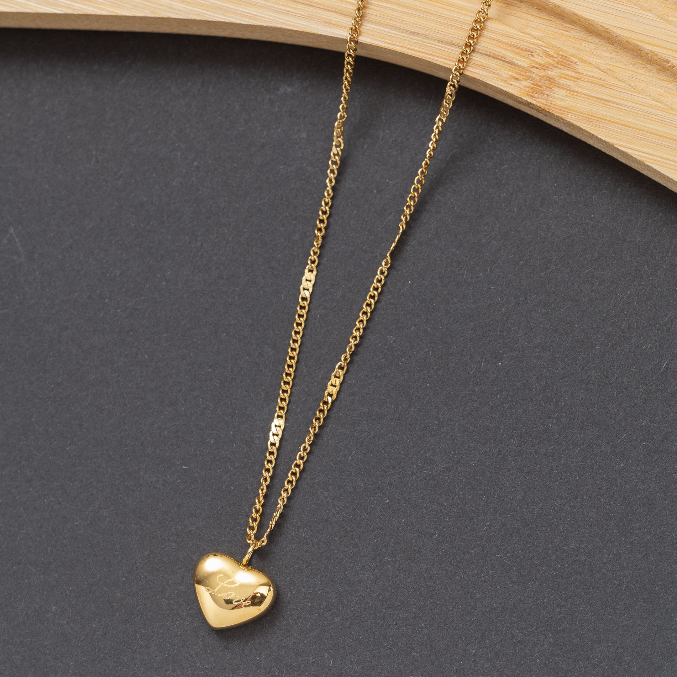 Collier en acier tendance en promo