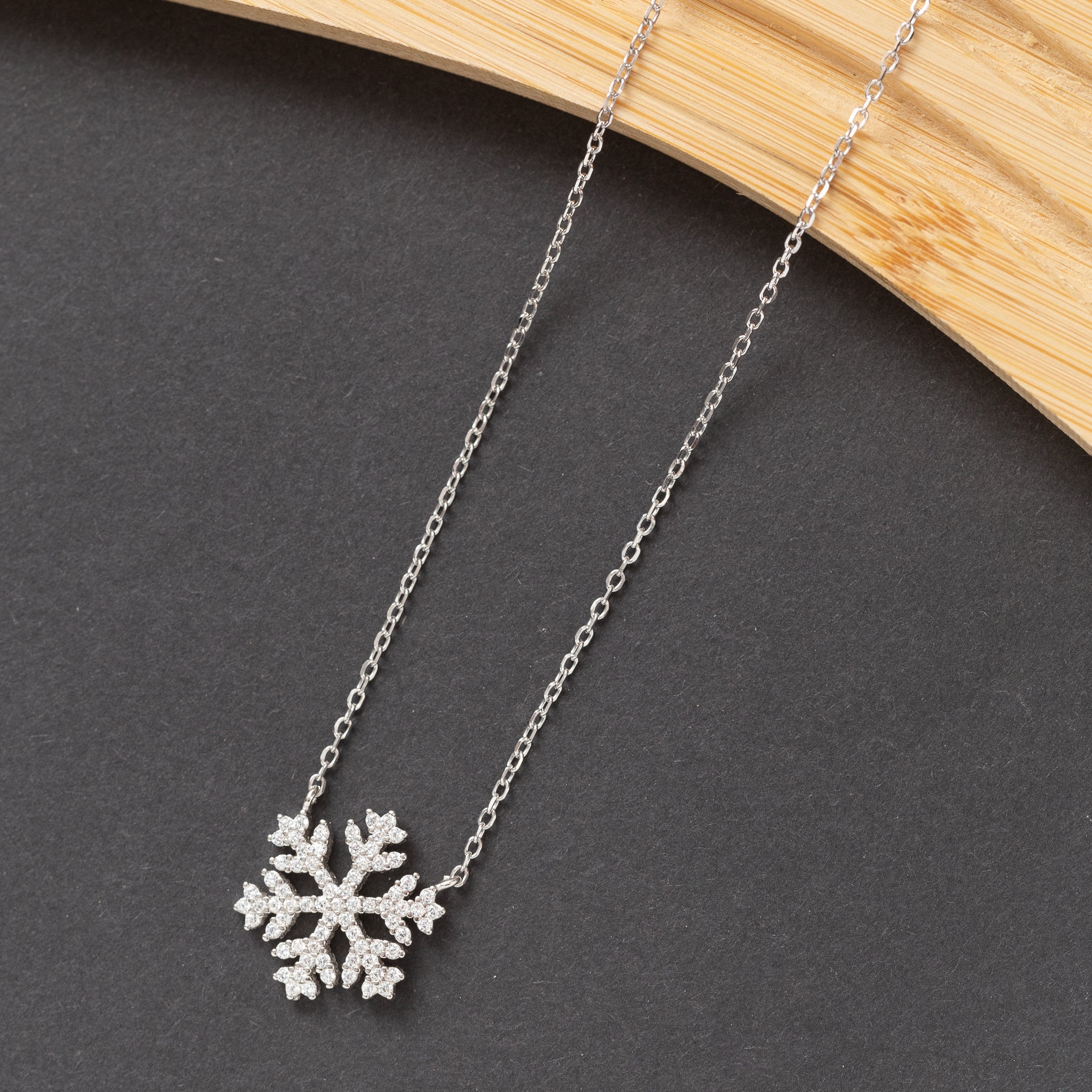 Collier en argent rhodié