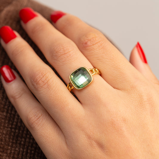 Bague élégante et tendance en acier