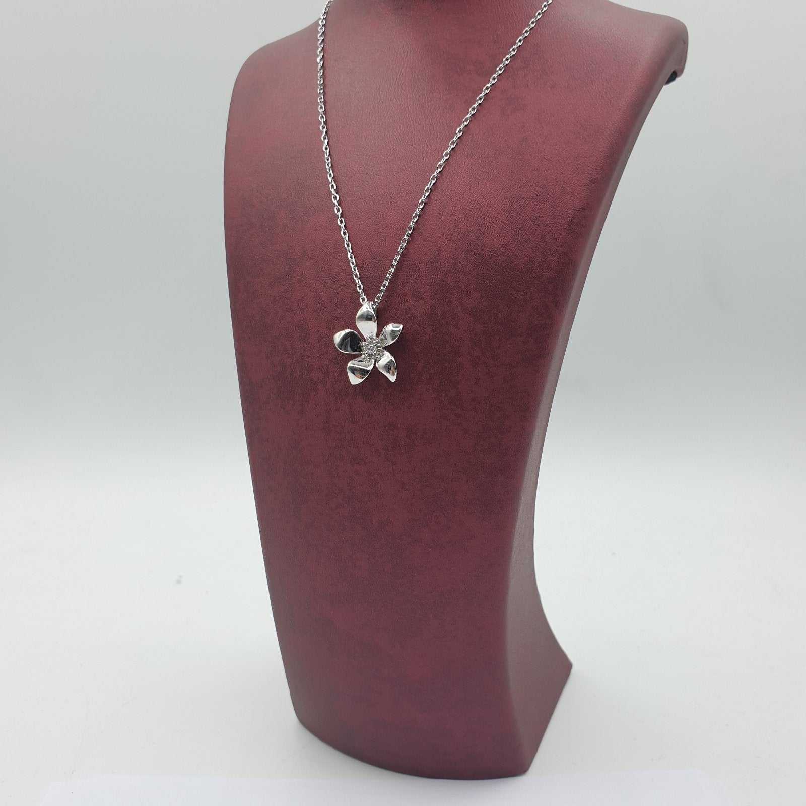 Collier argent Rhodié Garanti le jasmin soldeargent - 40%