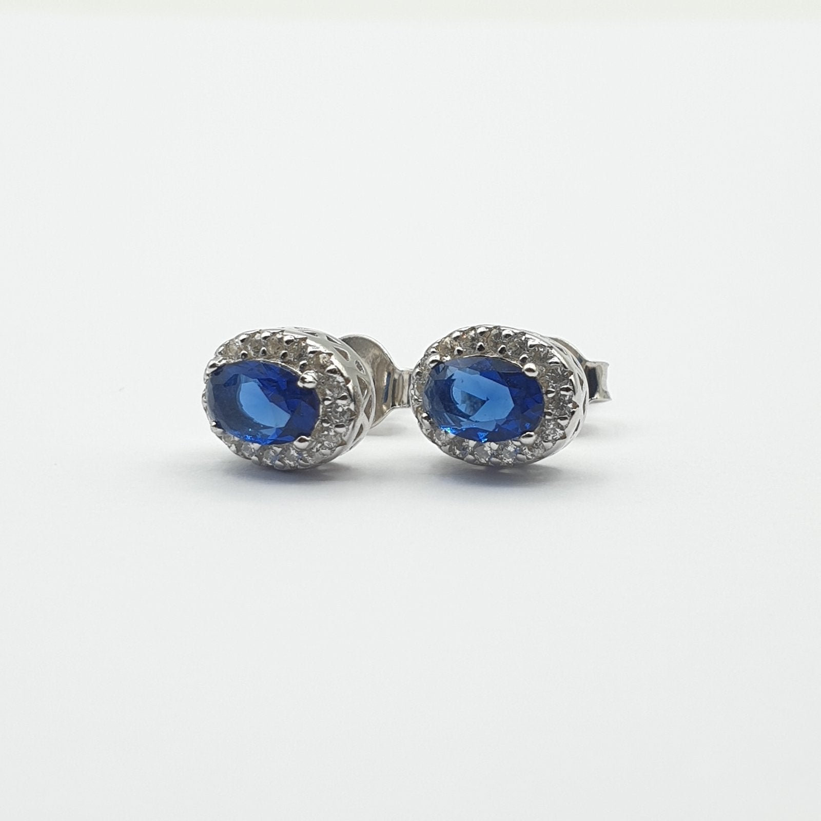 Boucle d'oreille argent Rhodié garanti pierre bleu princière