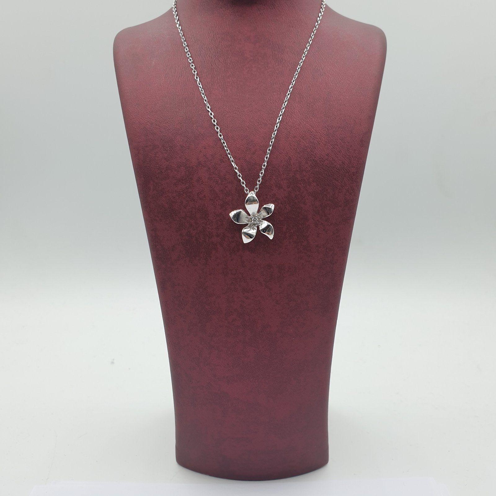 Collier argent Rhodié Garanti le jasmin soldeargent - 40%
