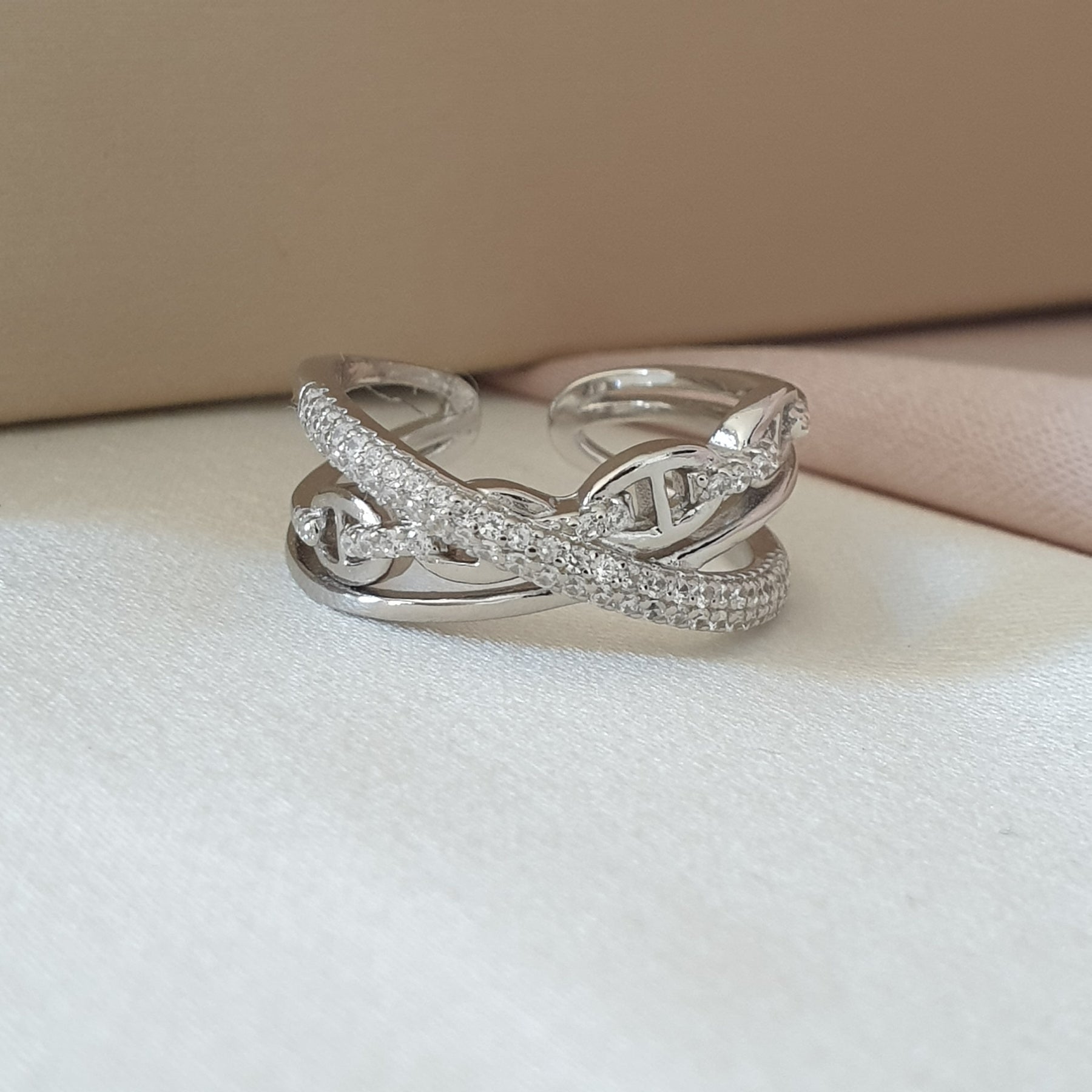 Modèle bague en argent sale