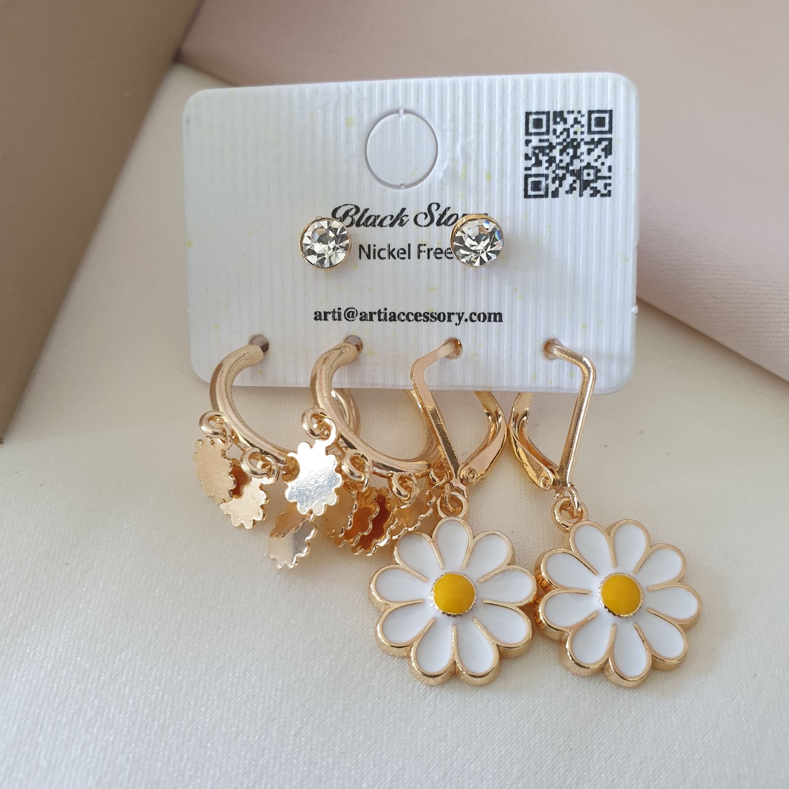 Boucle d'oreilles bijoux de fantaisie créole fleur de jasmin pierre