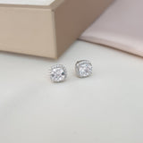 حلق من الفضة مطلي بالروديوم يضمن المربع