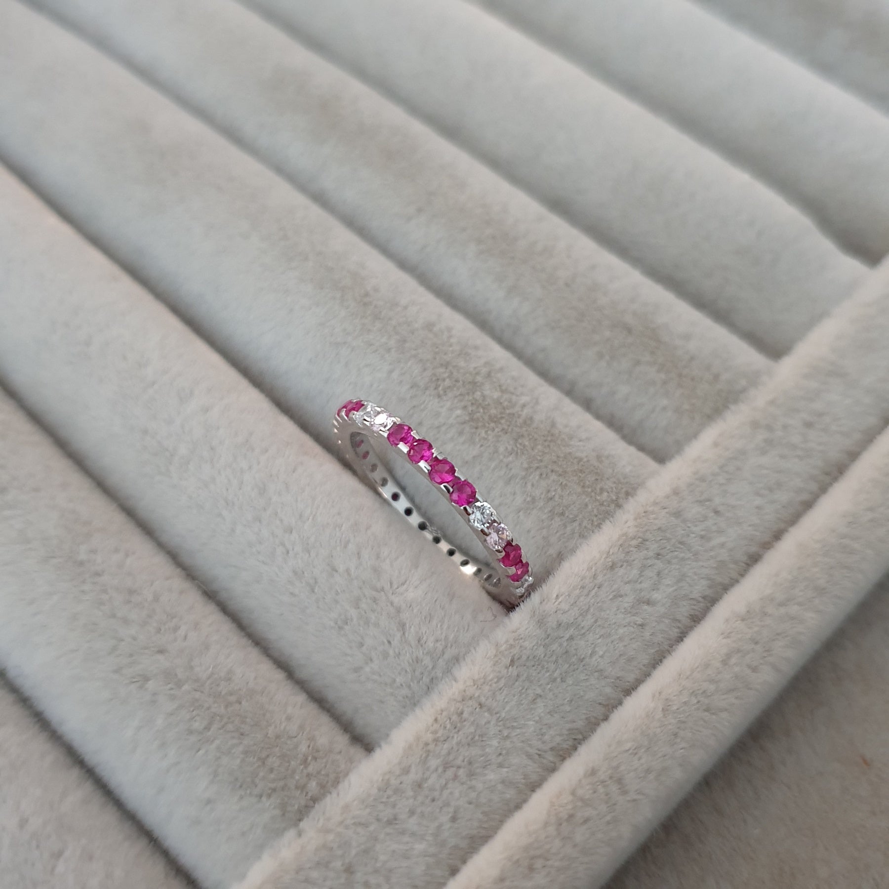 Bague Argent Rhodié Garanti pierres rouge