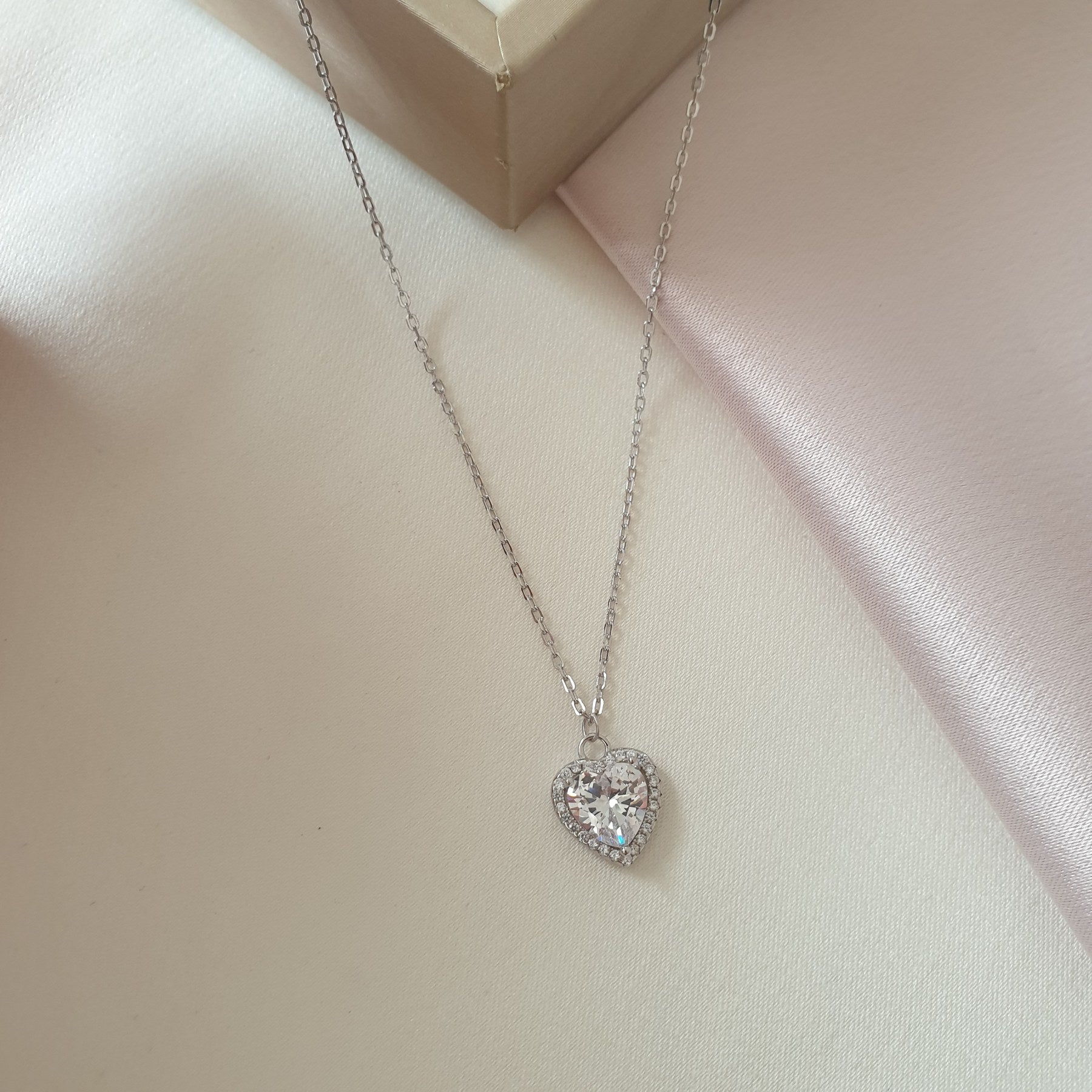 Collier argent Rhodié Garanti grosse pierre cœur