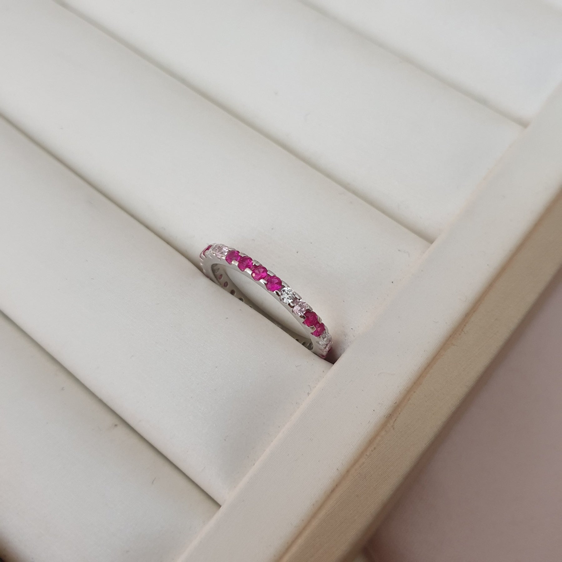 Bague Argent Rhodié Garanti pierres rouge