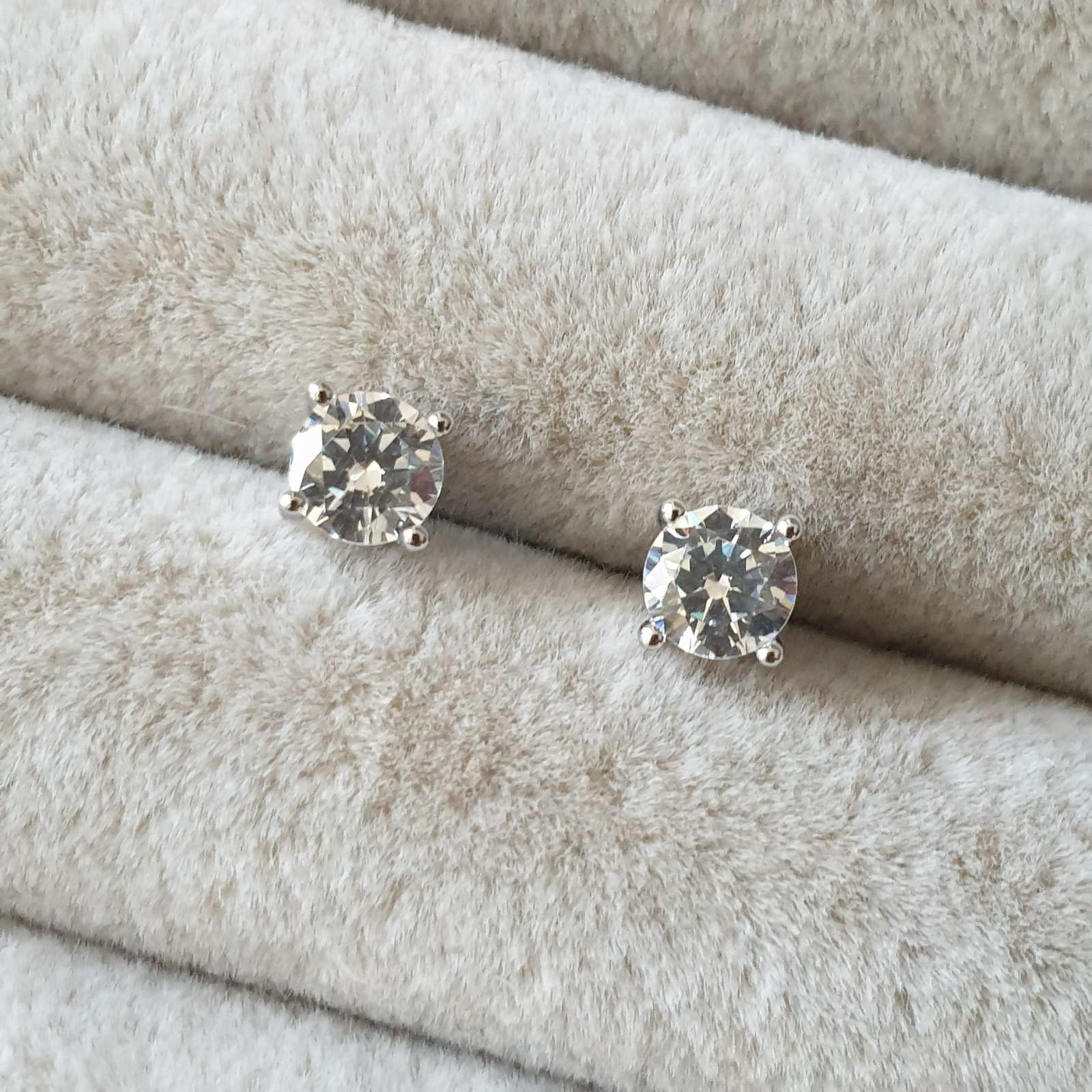 Boucles d'oreilles Argent Rhodié Garanti  une pierre
