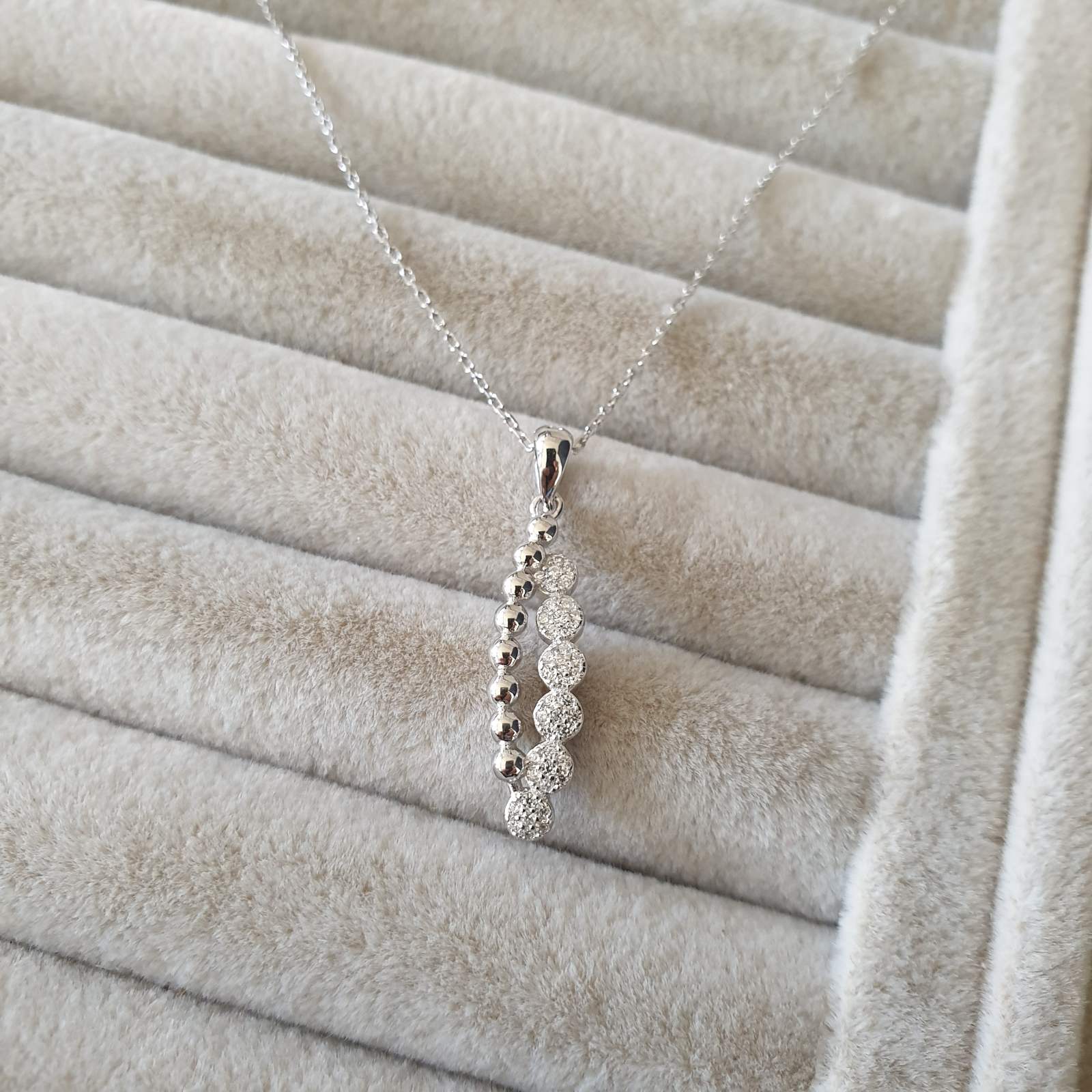 Collier argent Rhodié Garanti nadine