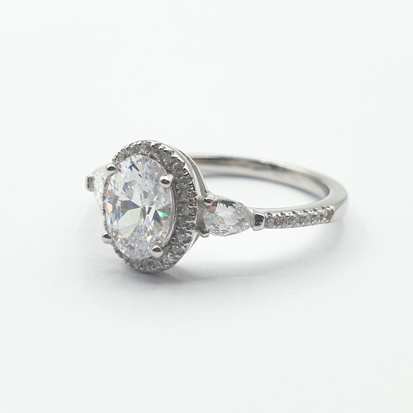 خاتم فضة مطلي بالروديوم مكفول بيضاوي 2 لوز