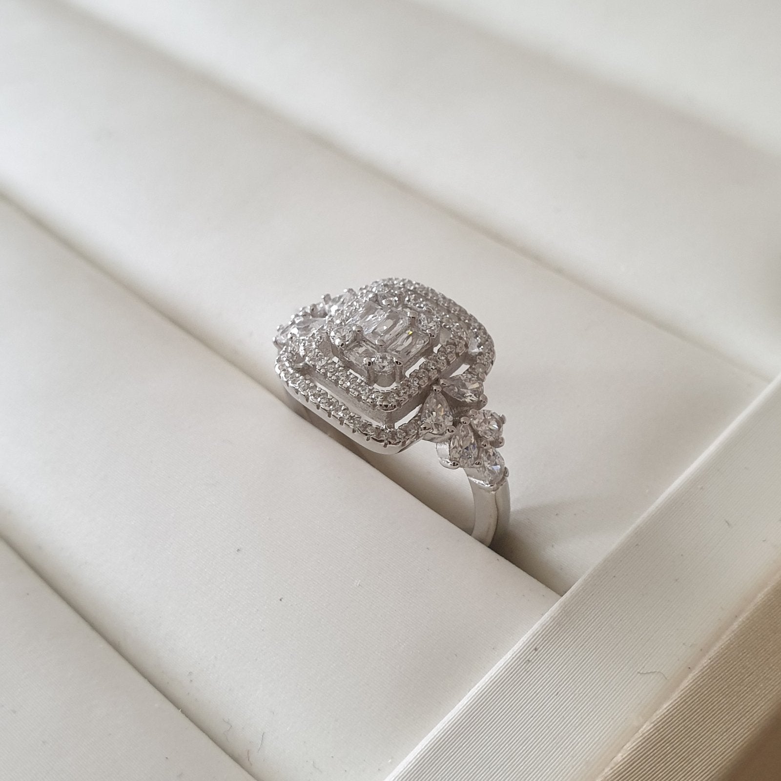 Bague  Argent Rhodié Garanti soldeargent - 40% carrée chargée
